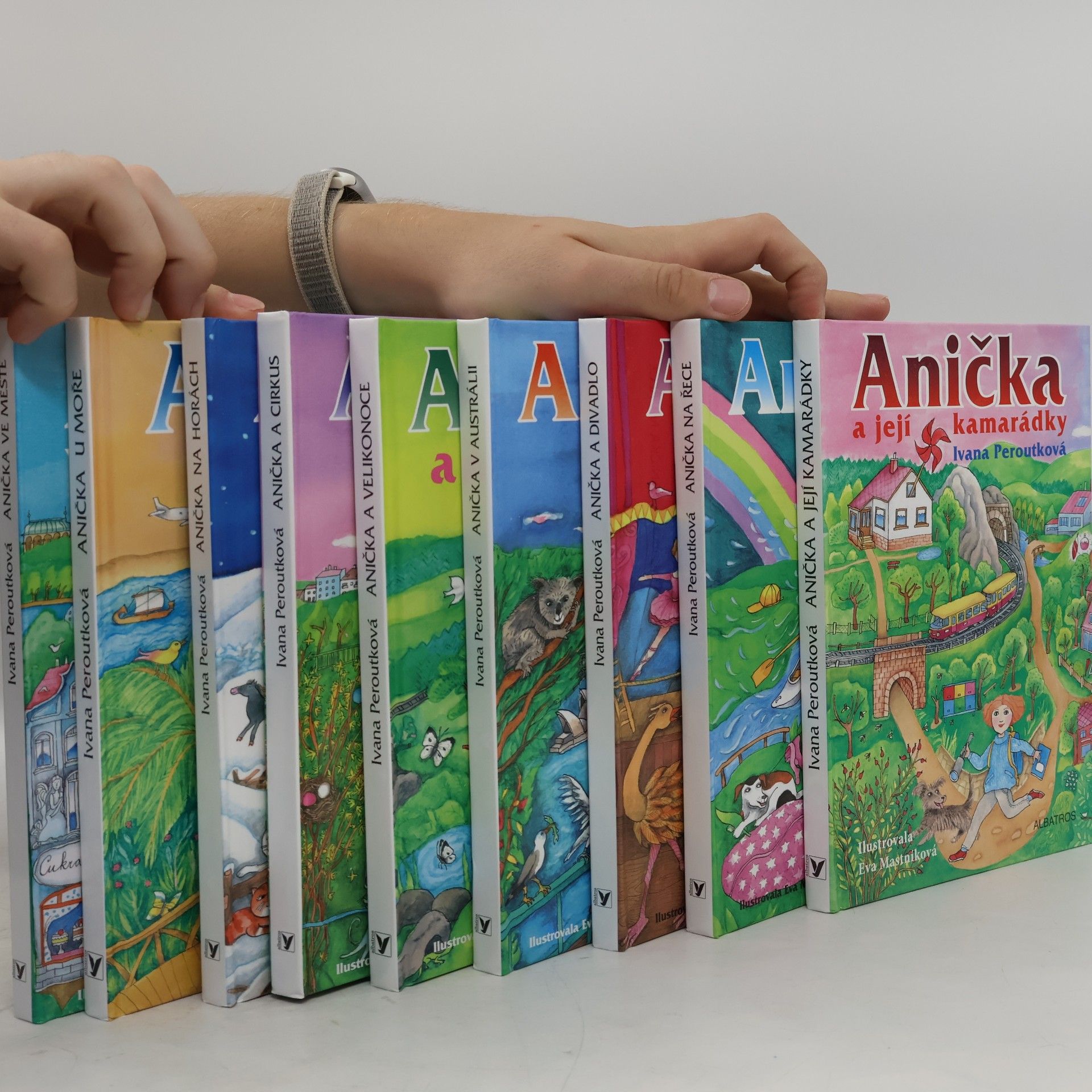 Peroutková Ivana Anička. Devět příběhů. (díly viz foto)