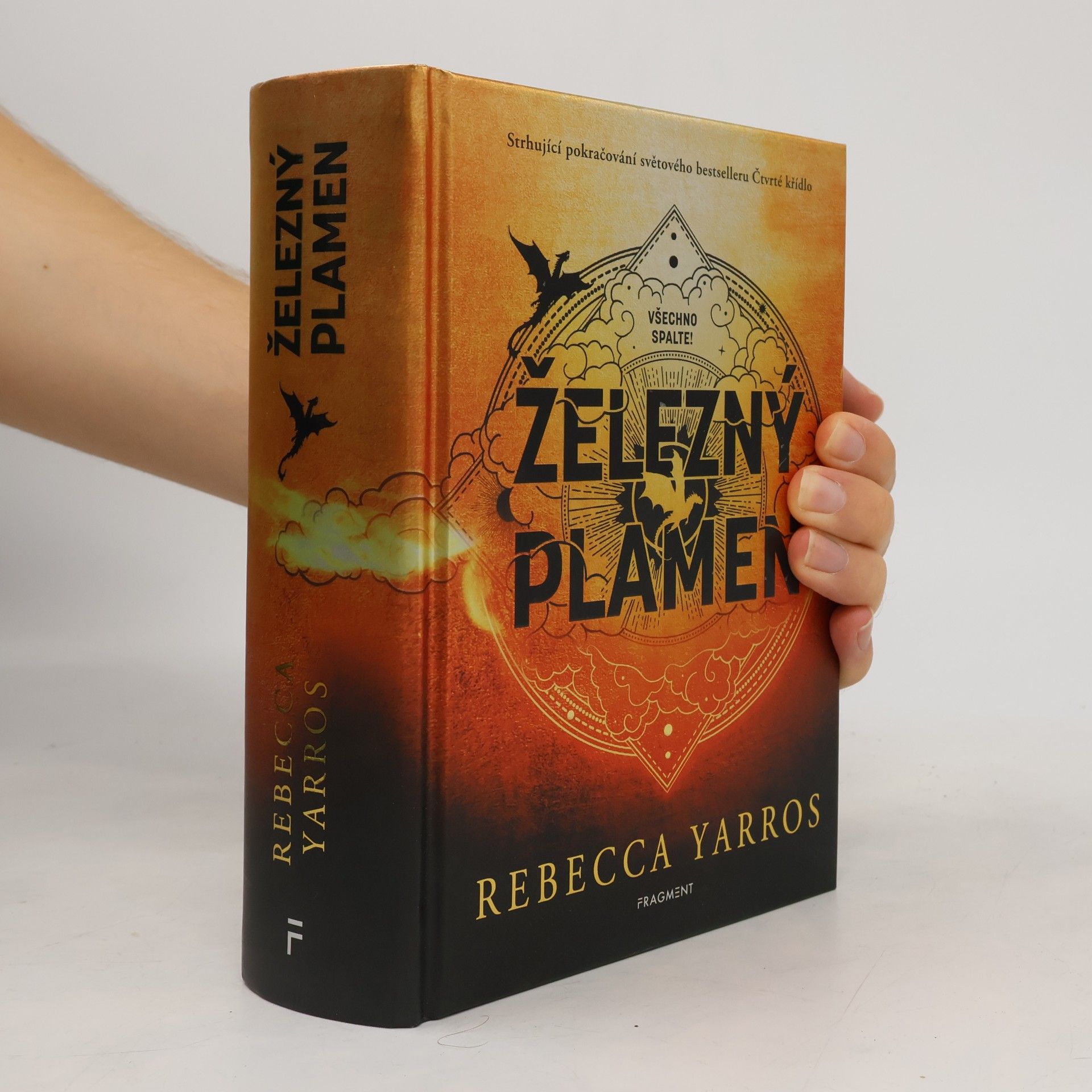 Rebecca Yarros Železný plamen