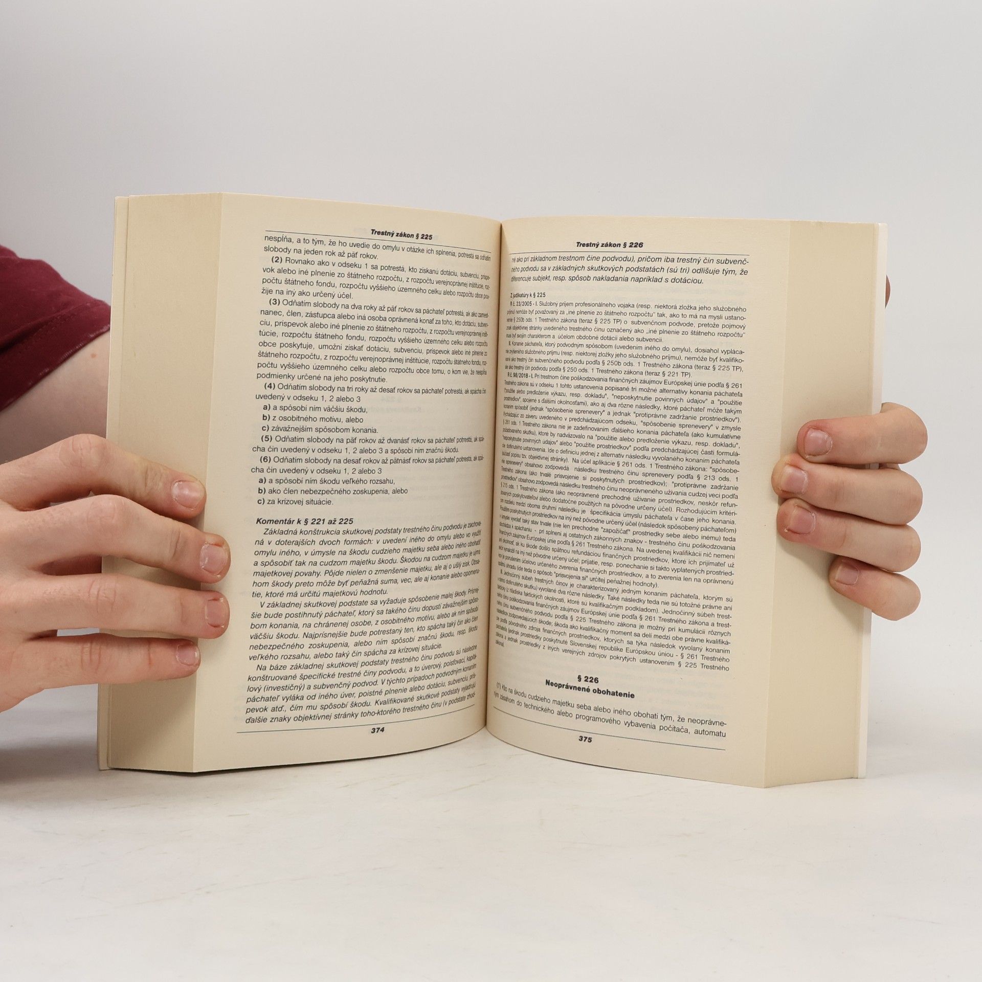 Autorenkollektiv Trestný zákon s rozsiahlym komentárom a judikatúrou platný od 1.marca 2020