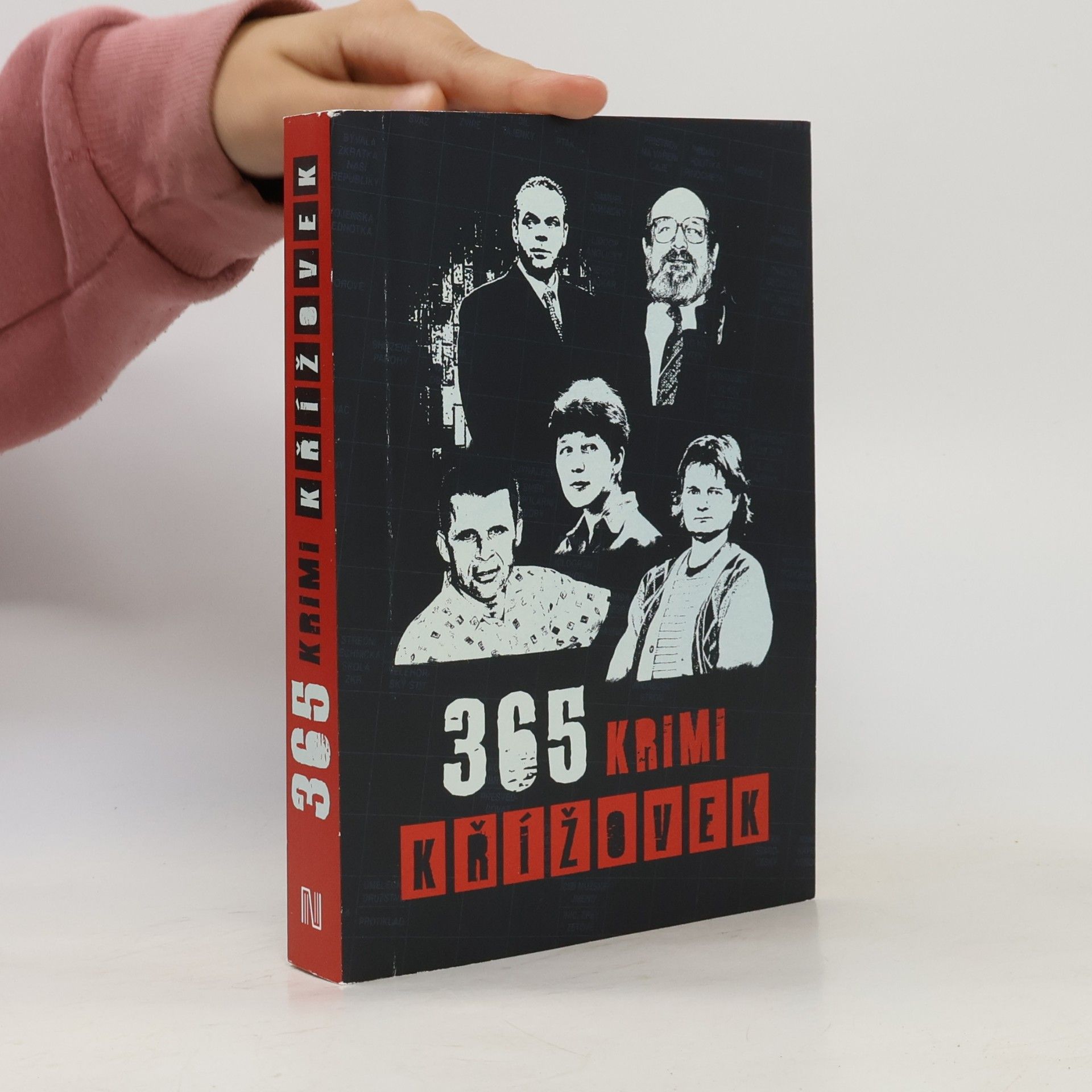 Autores varios 365 krimi křížovek