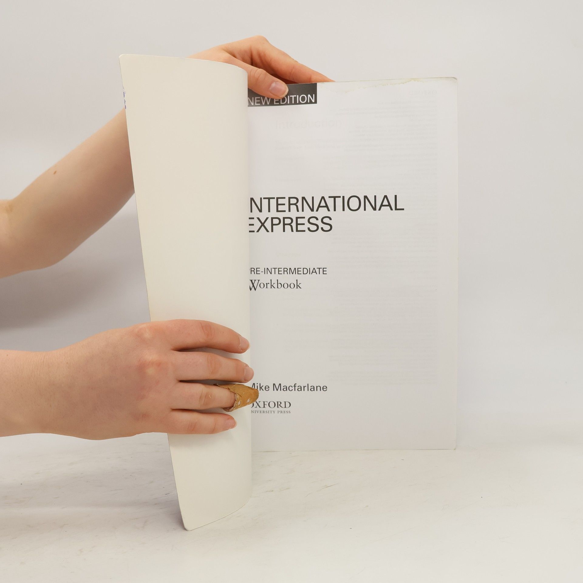 Mike Macfarlane International Express. Pre-intermediate. Workbook