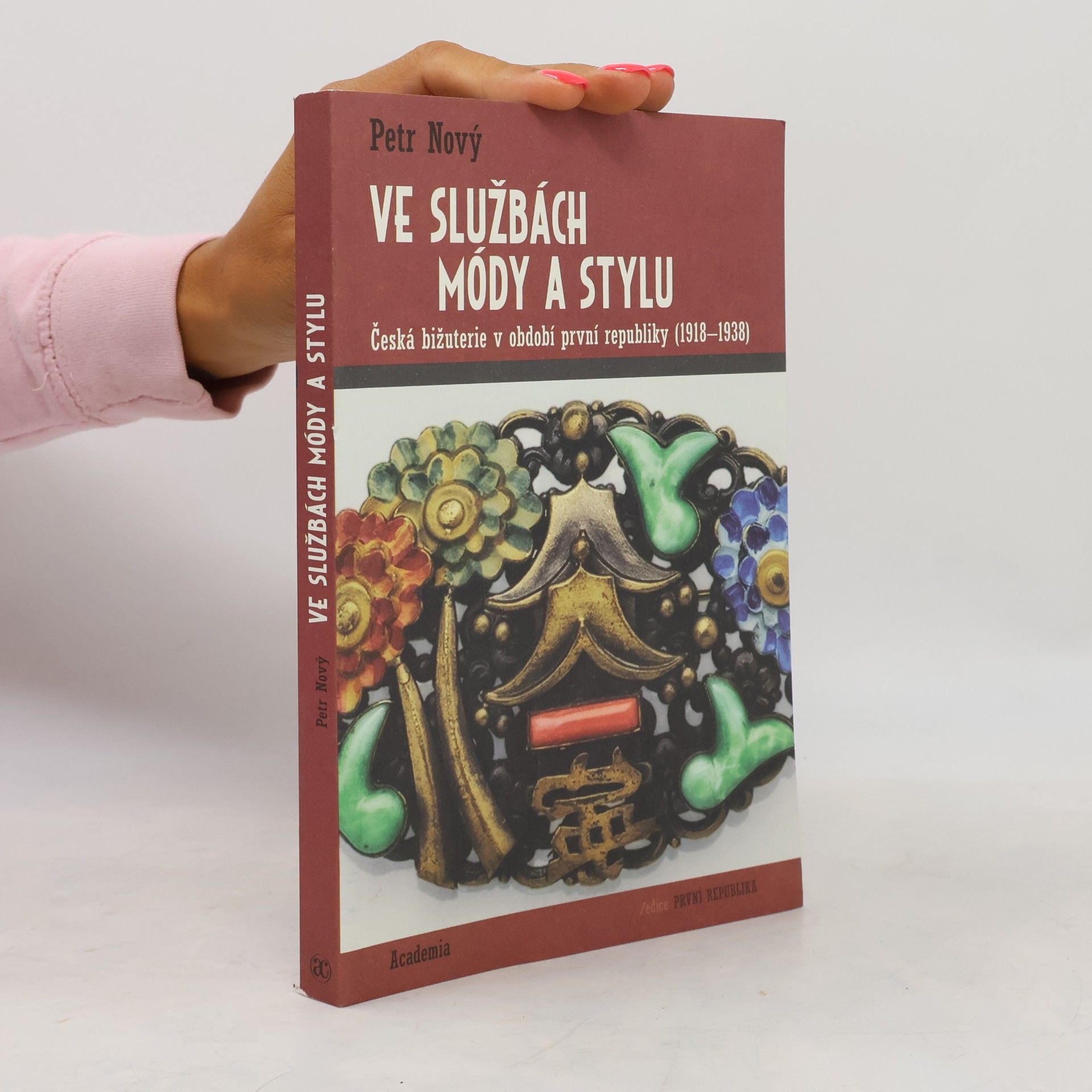 Ve službách módy a stylu. česká bižuterie v období první republiky (1918-1938)
