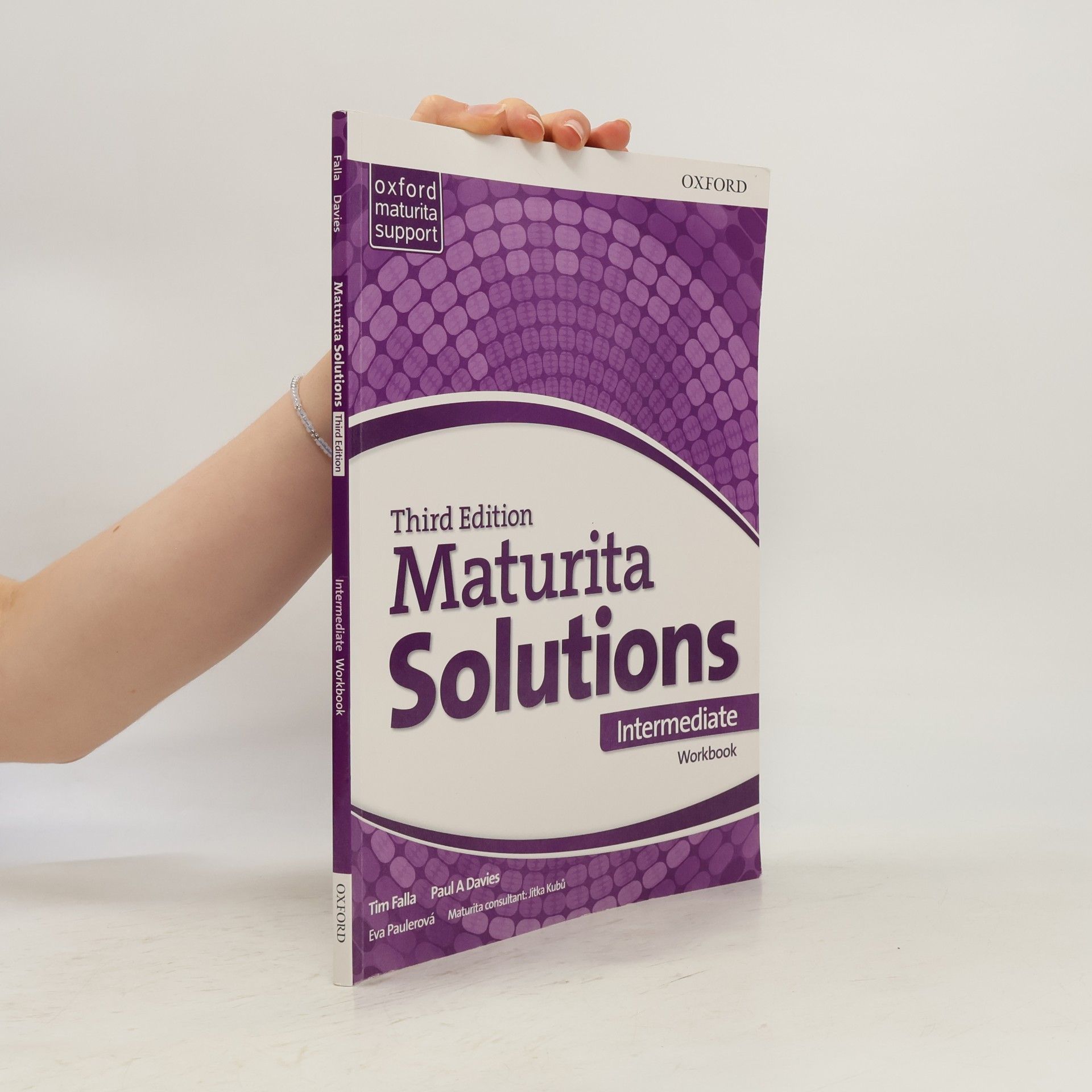 Auteurscollectief Maturita Solutions: Intermediate - Workbook