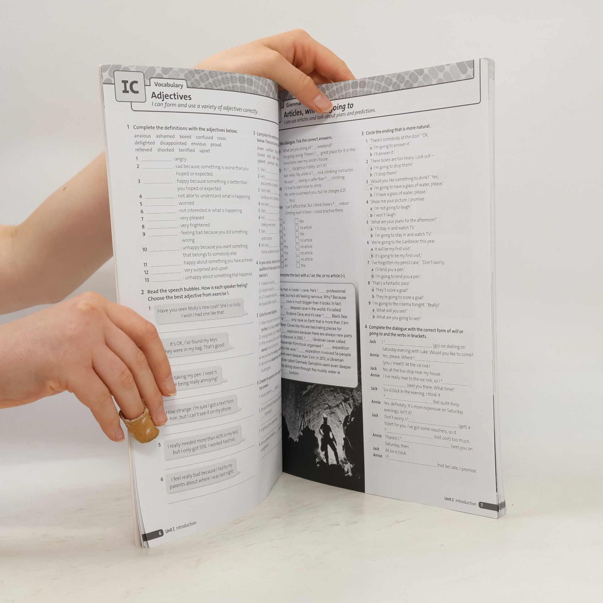 Auteurscollectief Maturita Solutions: Intermediate - Workbook