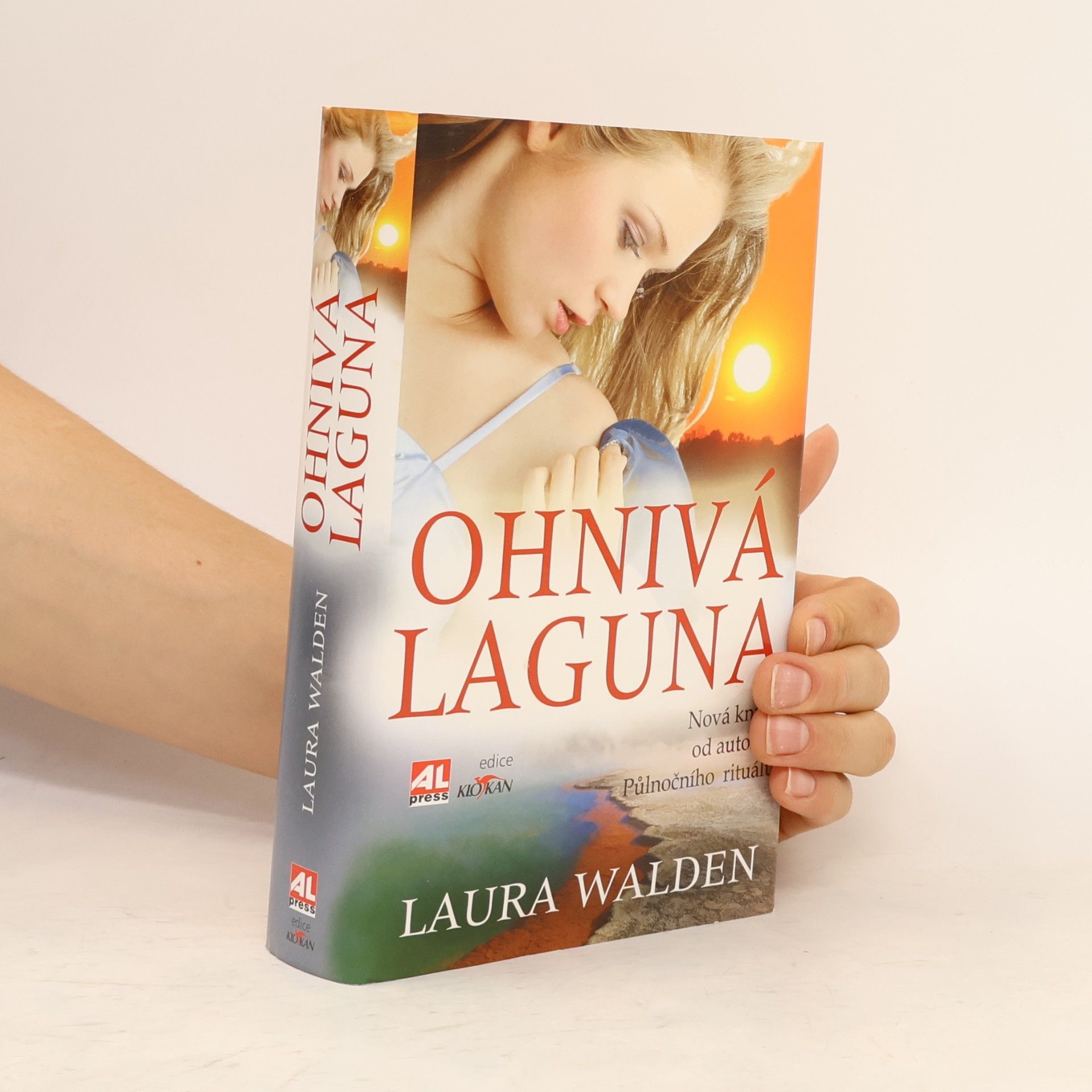 Laura Walden Ohnivá laguna