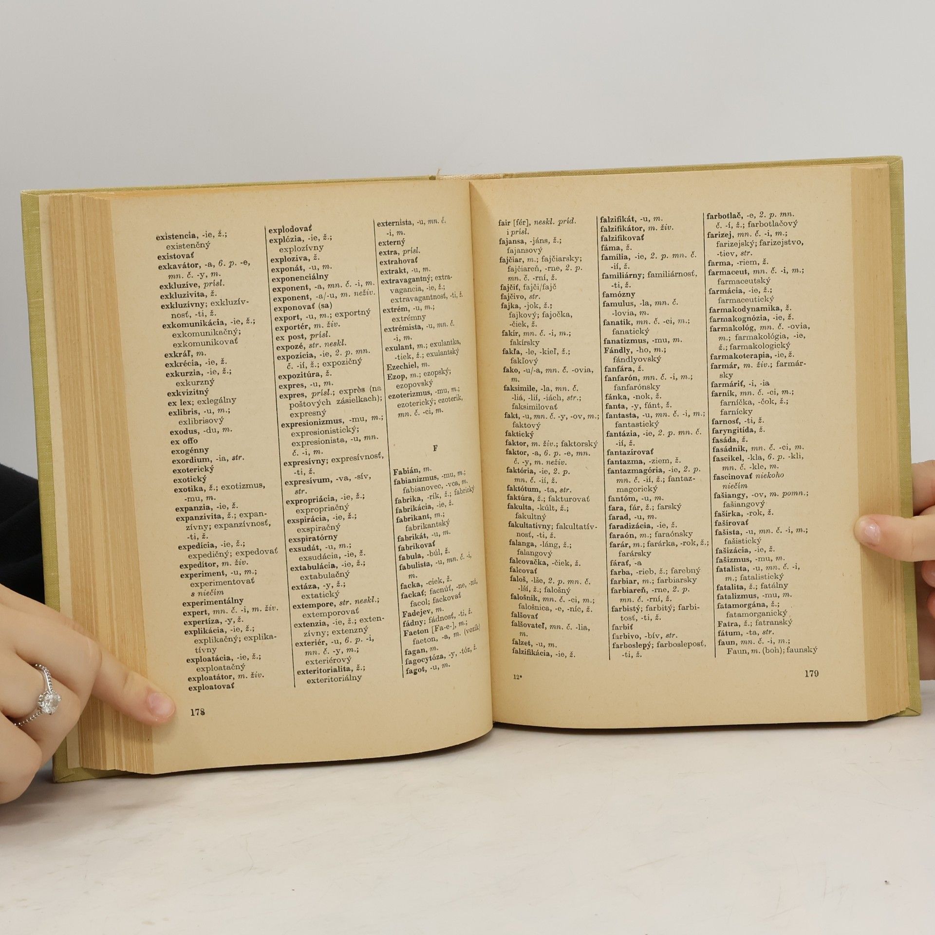 Various authors Pravidlá slovenského pravopisu