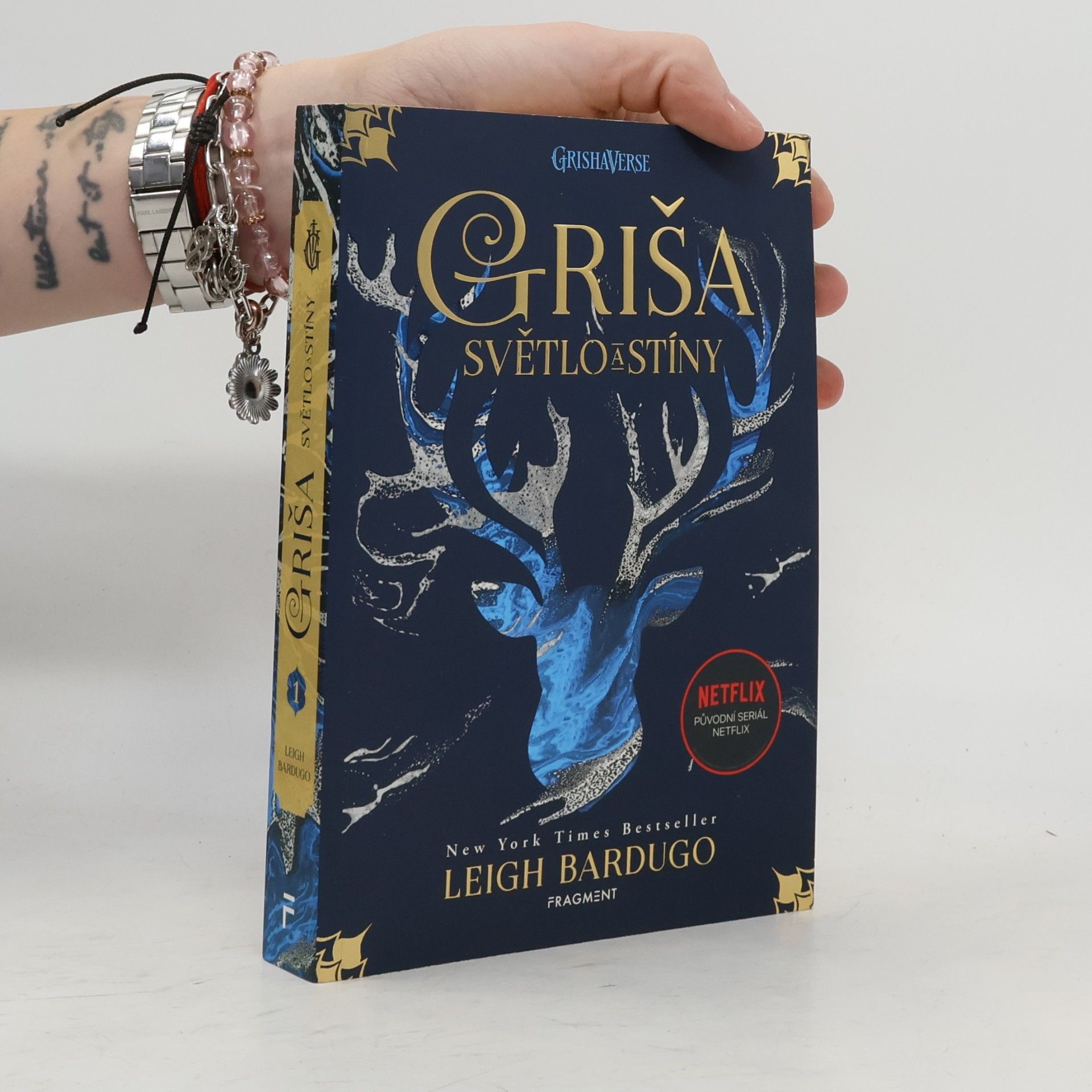 Leigh Bardugo Světlo a stíny