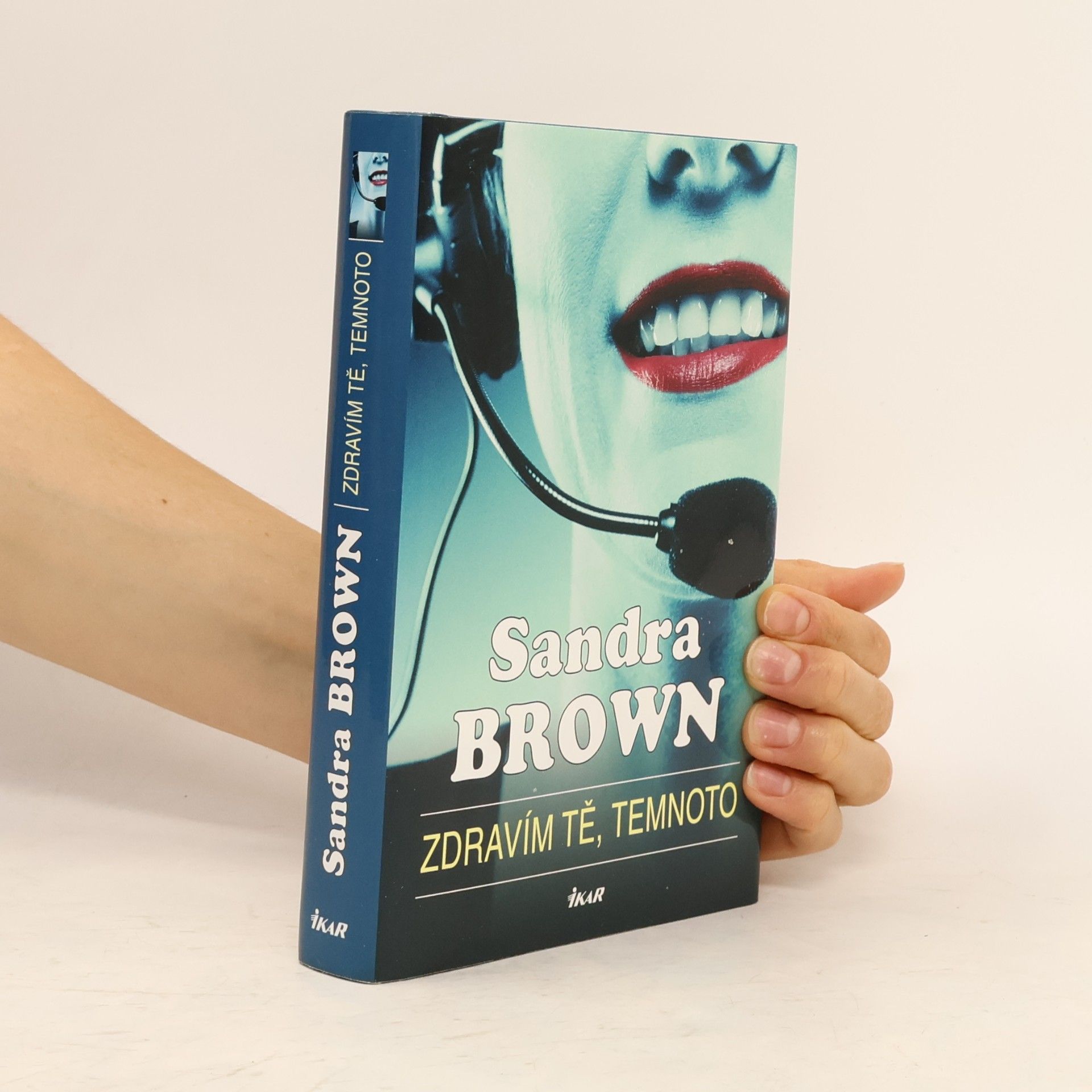 Sandra Brown Zdravím tě, temnoto
