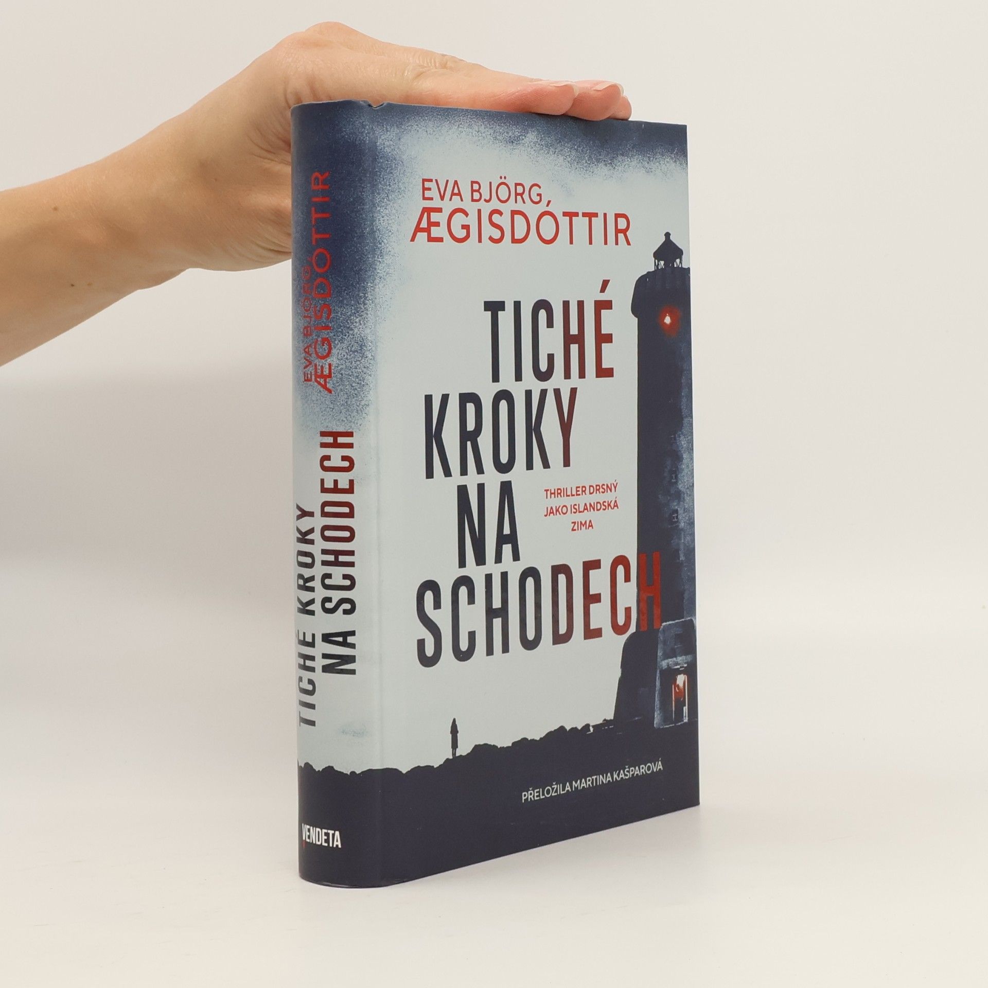 Tiché kroky na schodech