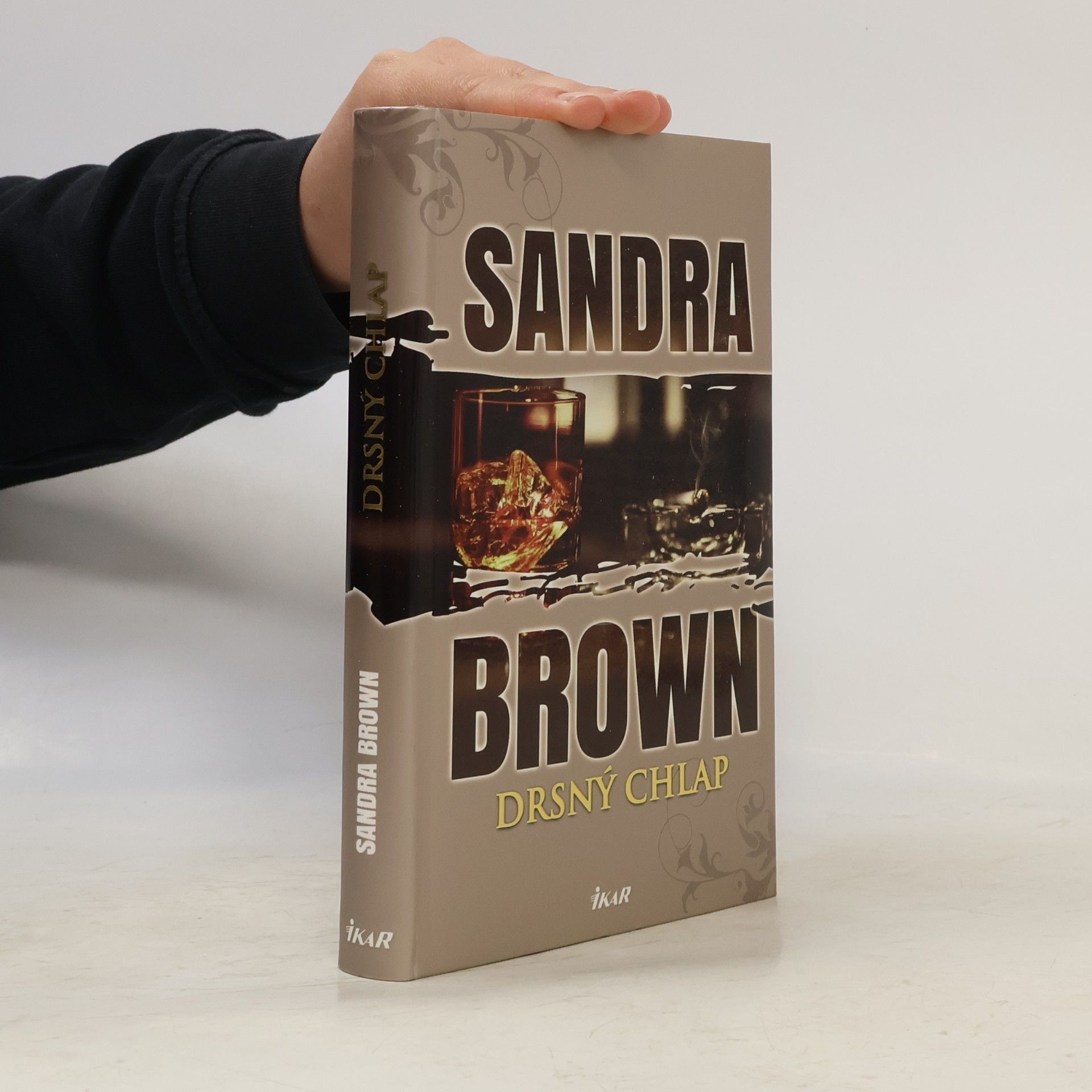 Sandra Brown Drsný chlap