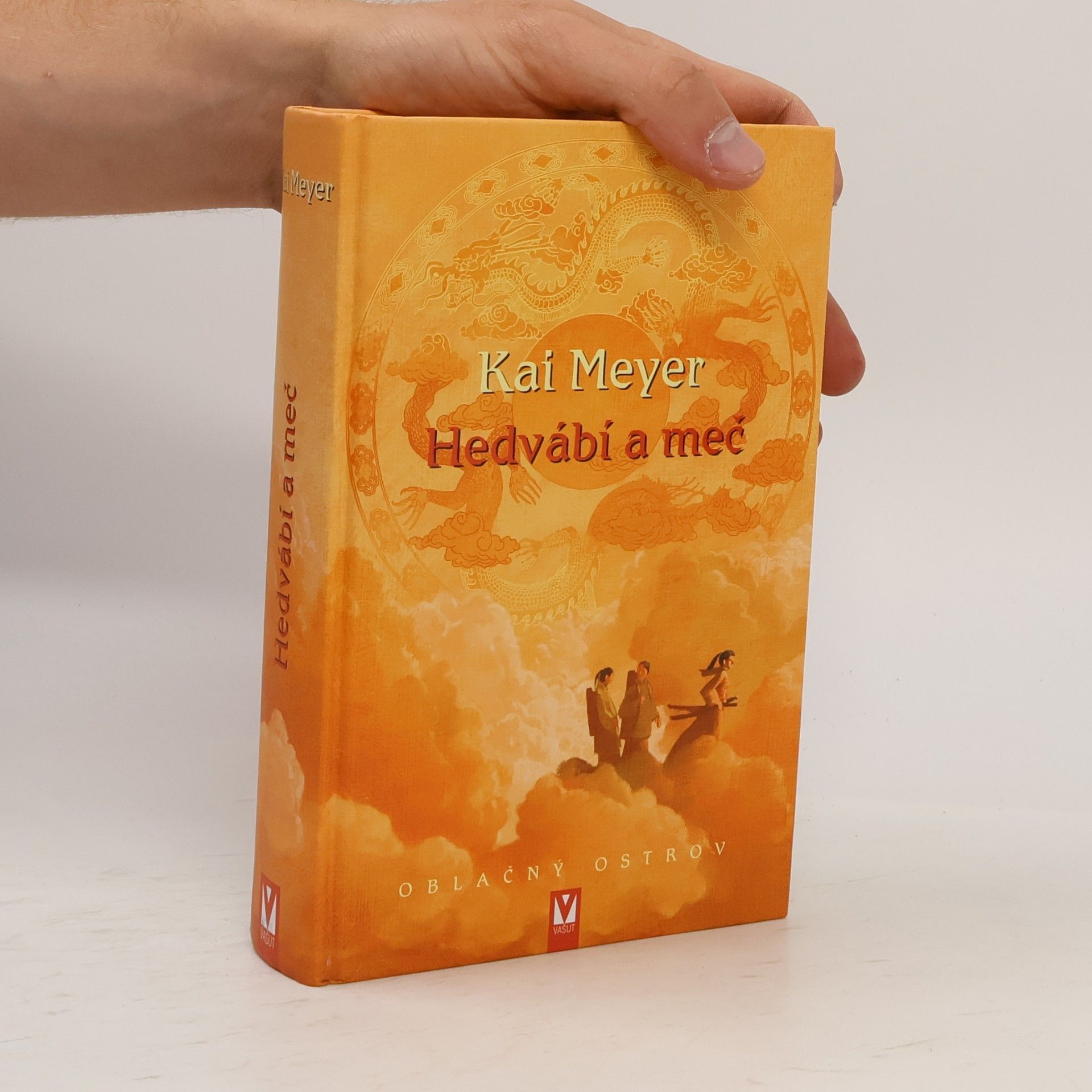 Kai Meyer Oblačný ostrov, Hedvábí a meč