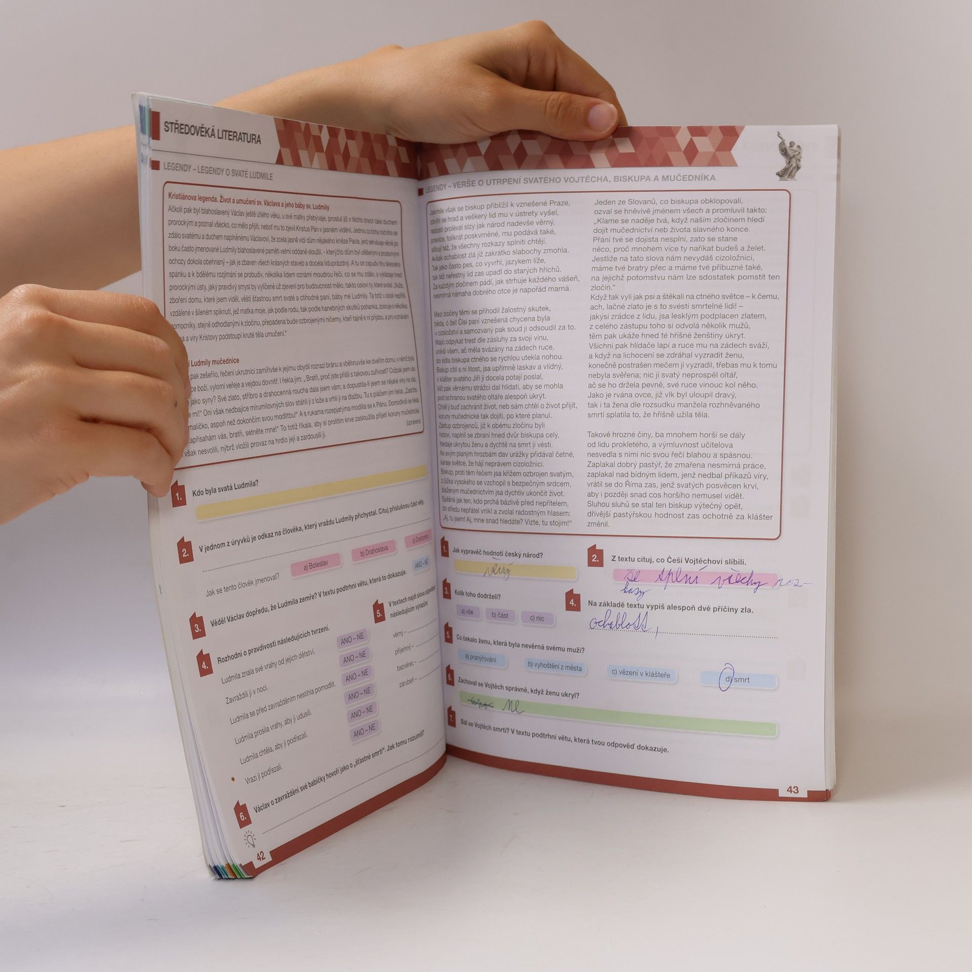 AA.VV. Hravá literatura 7