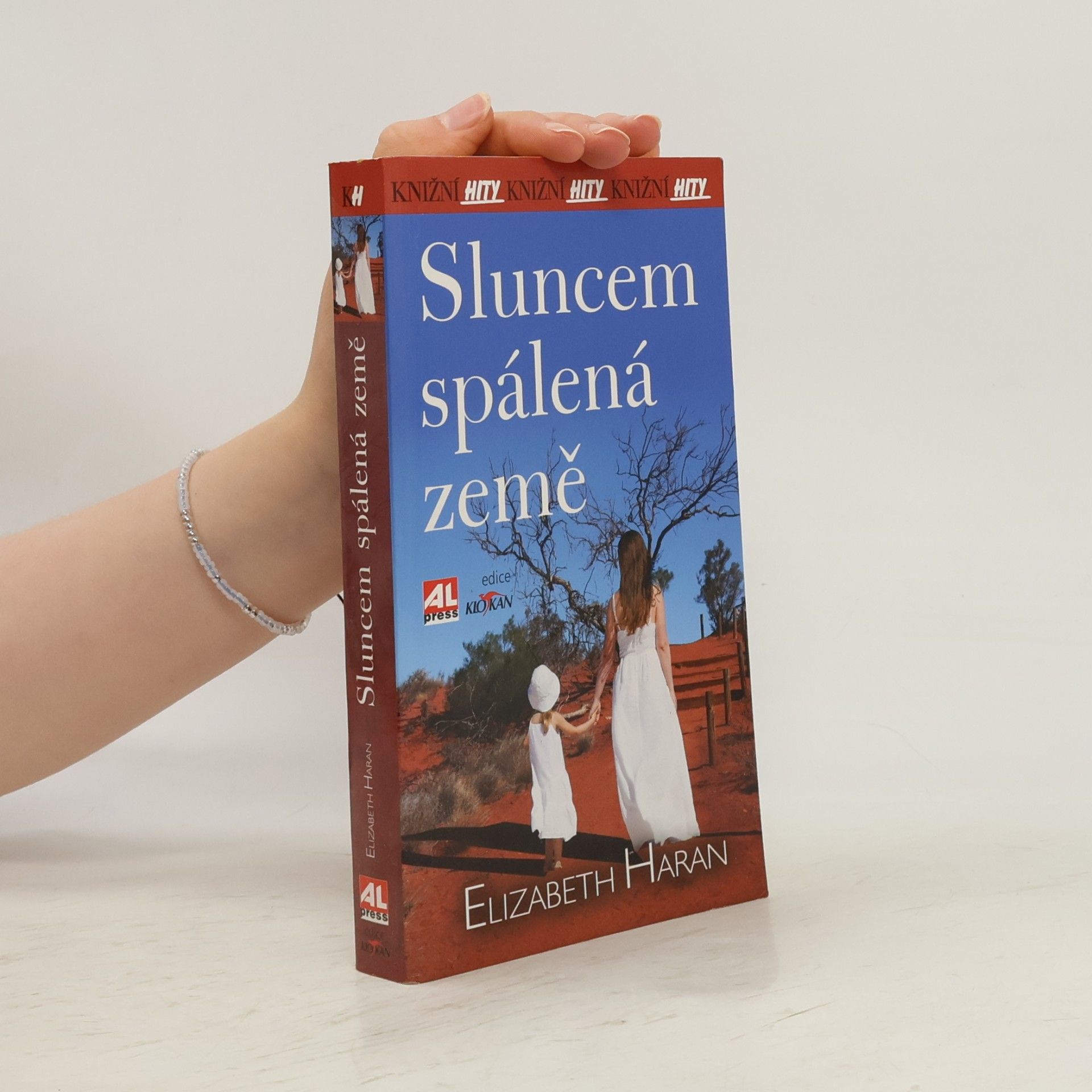 Elizabeth Haran Sluncem spálená země