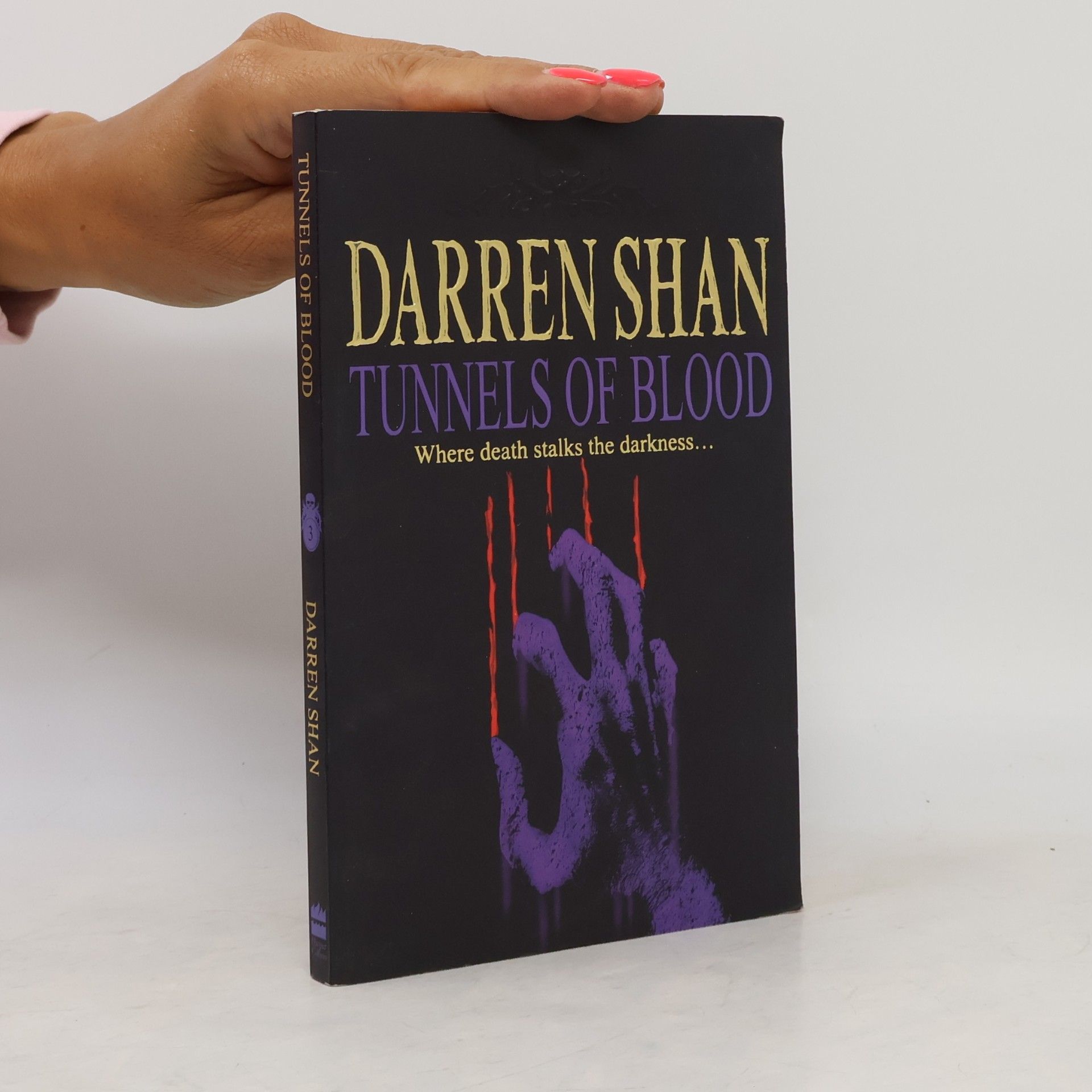 Darren Shan Tunnels of Blood