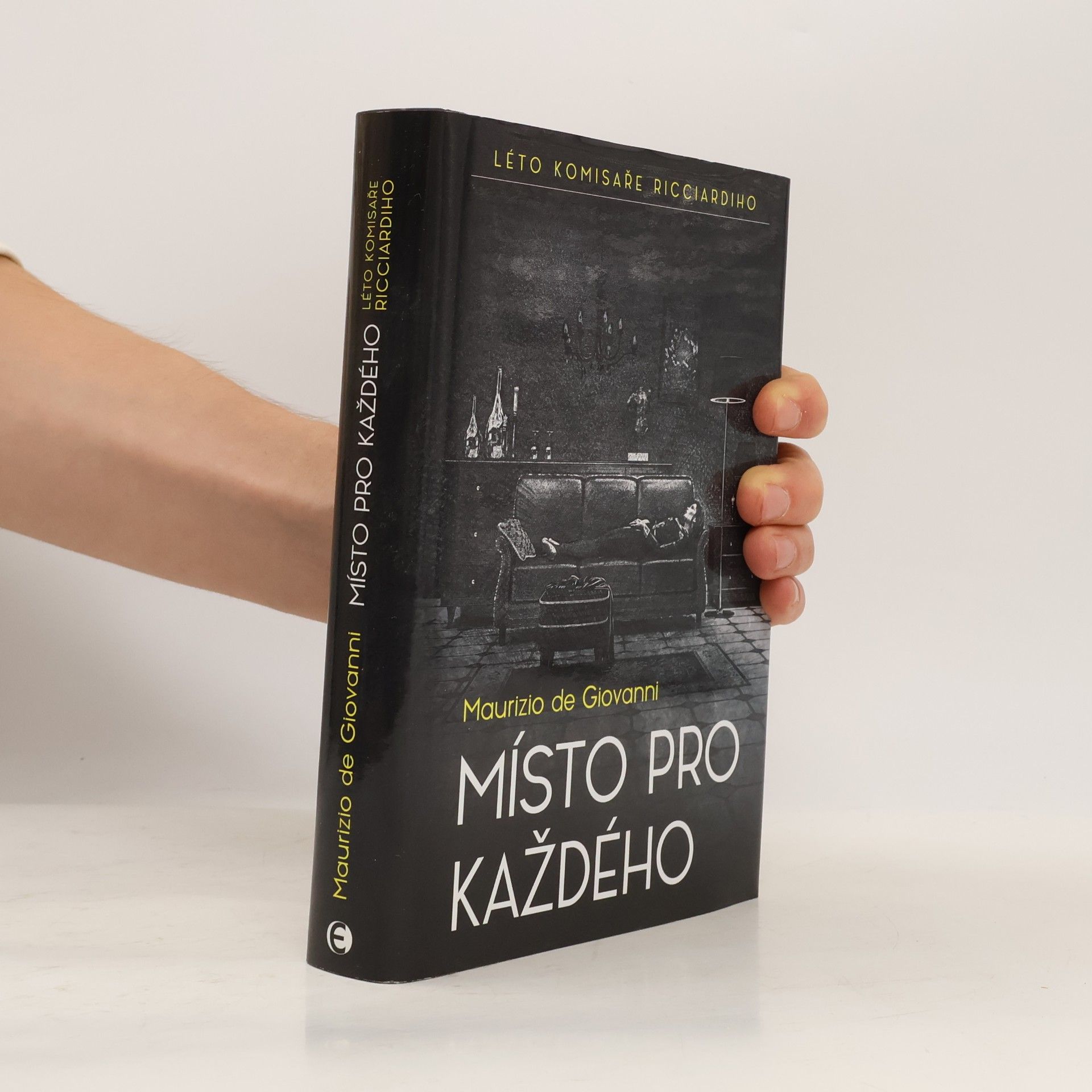 Maurizio De Giovanni Místo pro každého. Léto komisaře Ricciardiho