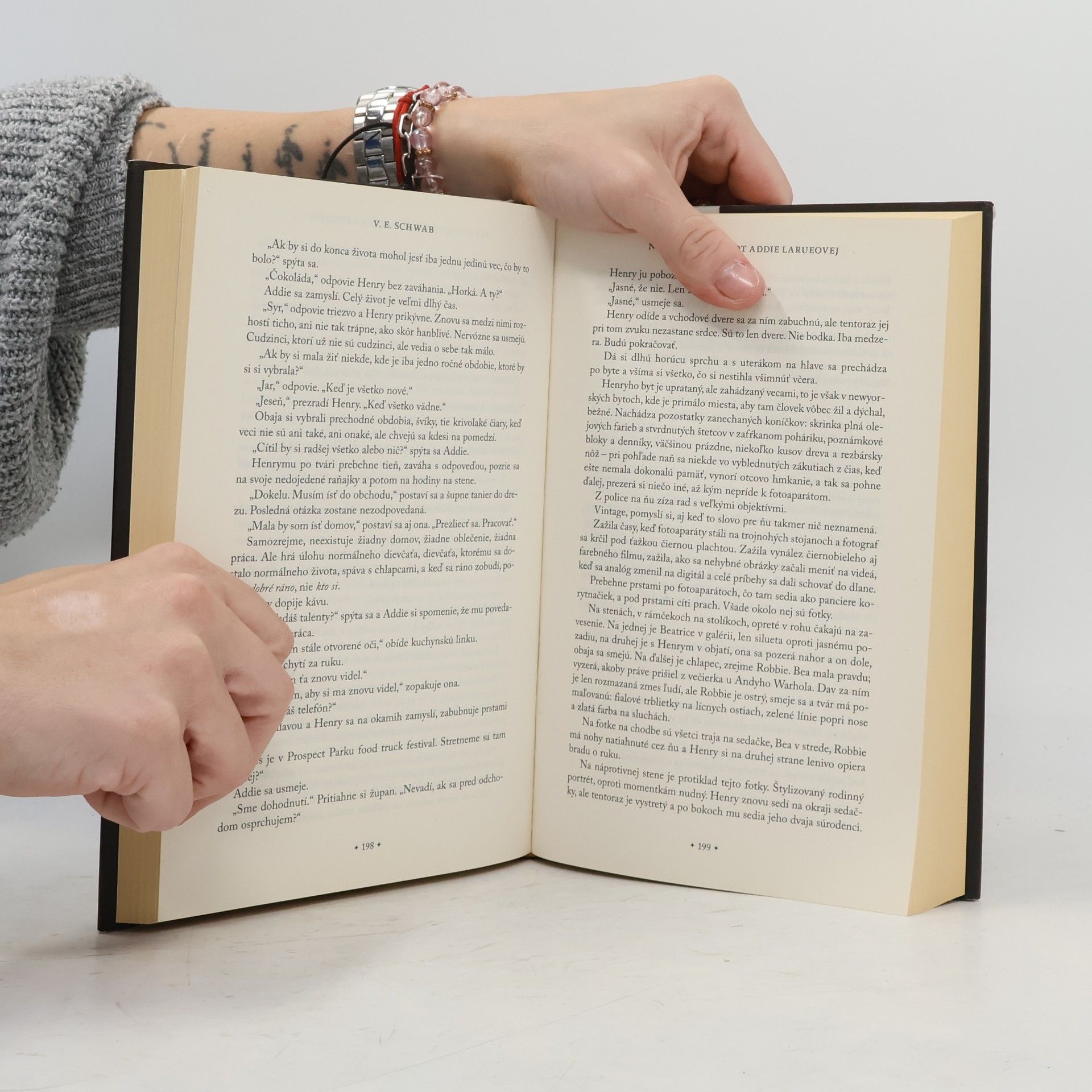 Victoria Schwab Neviditeľný život Addie LaRueovej