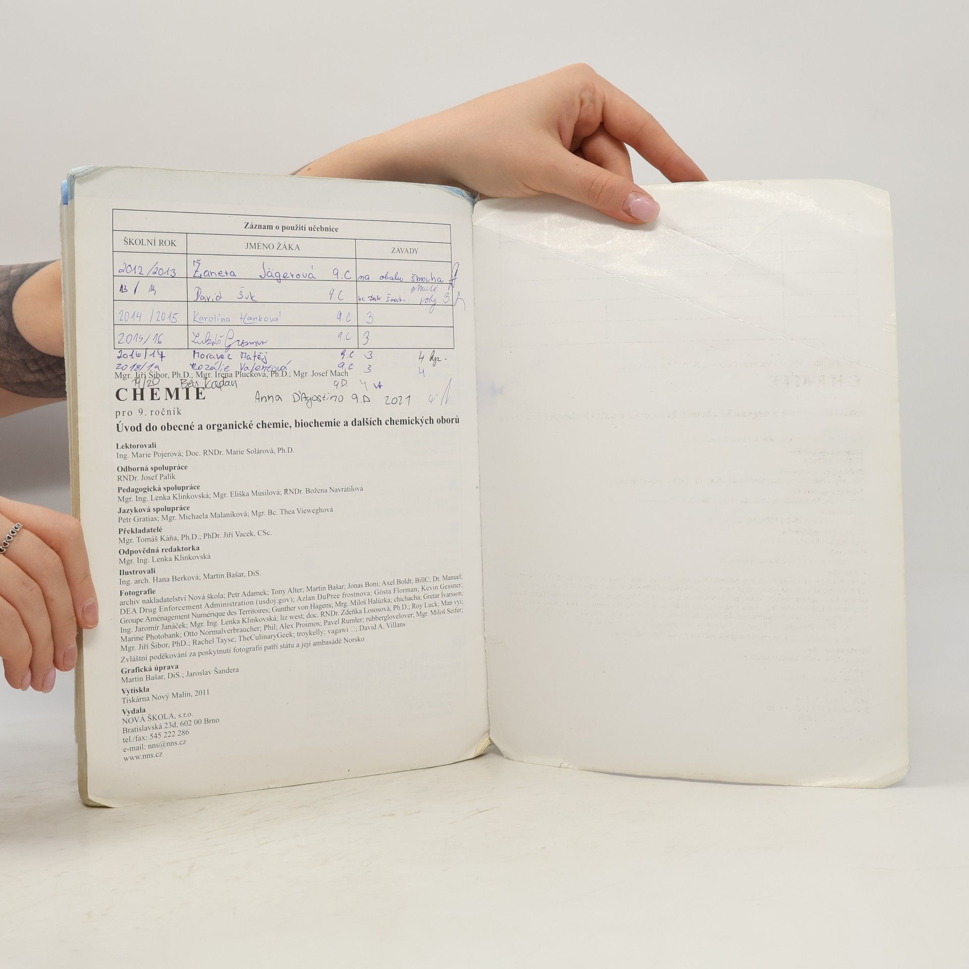 Jiří Šibor Chemie : úvod do obecné a organické chemie, biochemie a dalších chemických oborů
