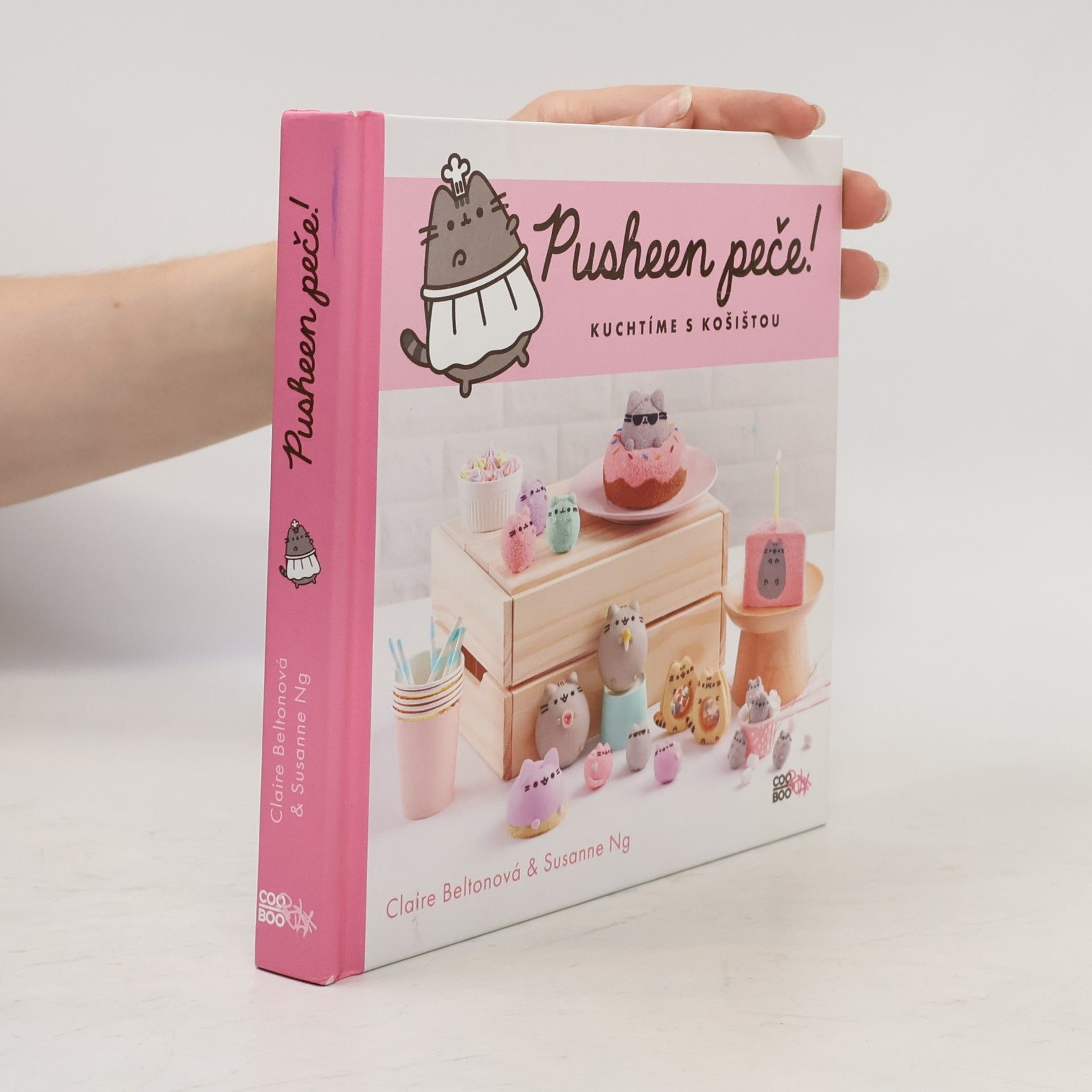 Susanne Ng Pusheen peče!