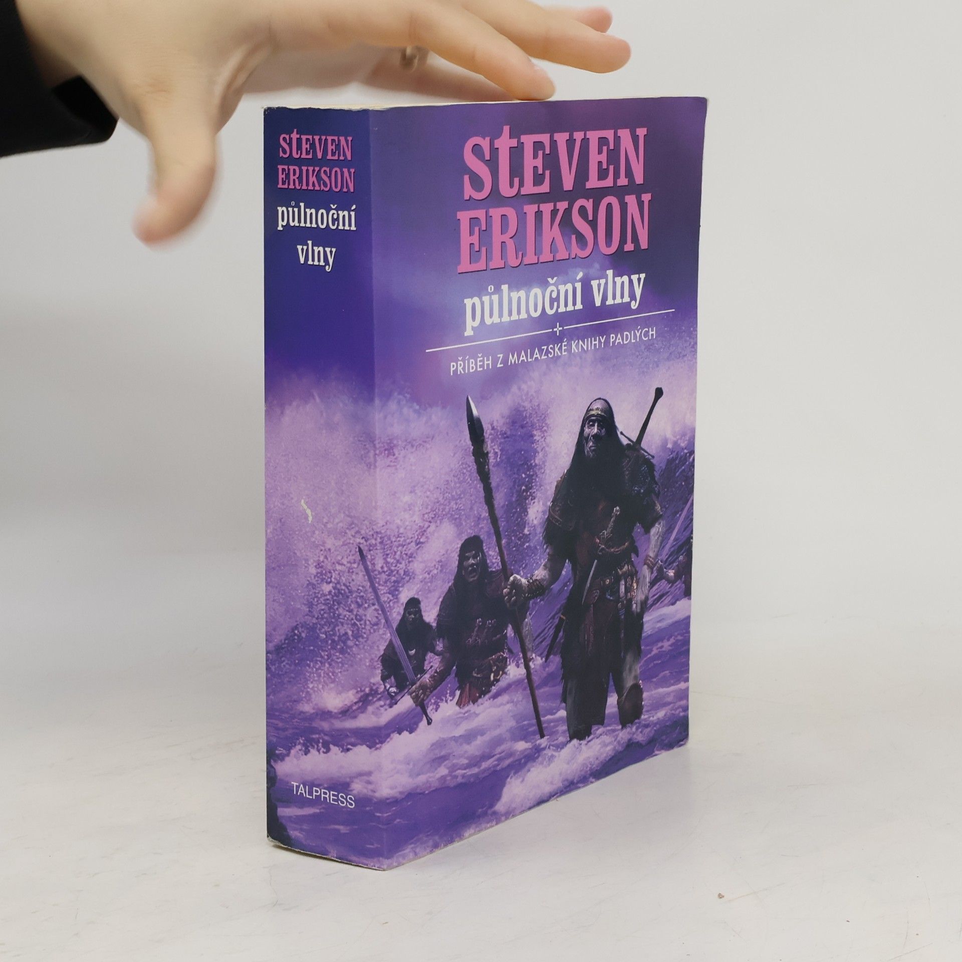 Steven Erikson Půlnoční vlny