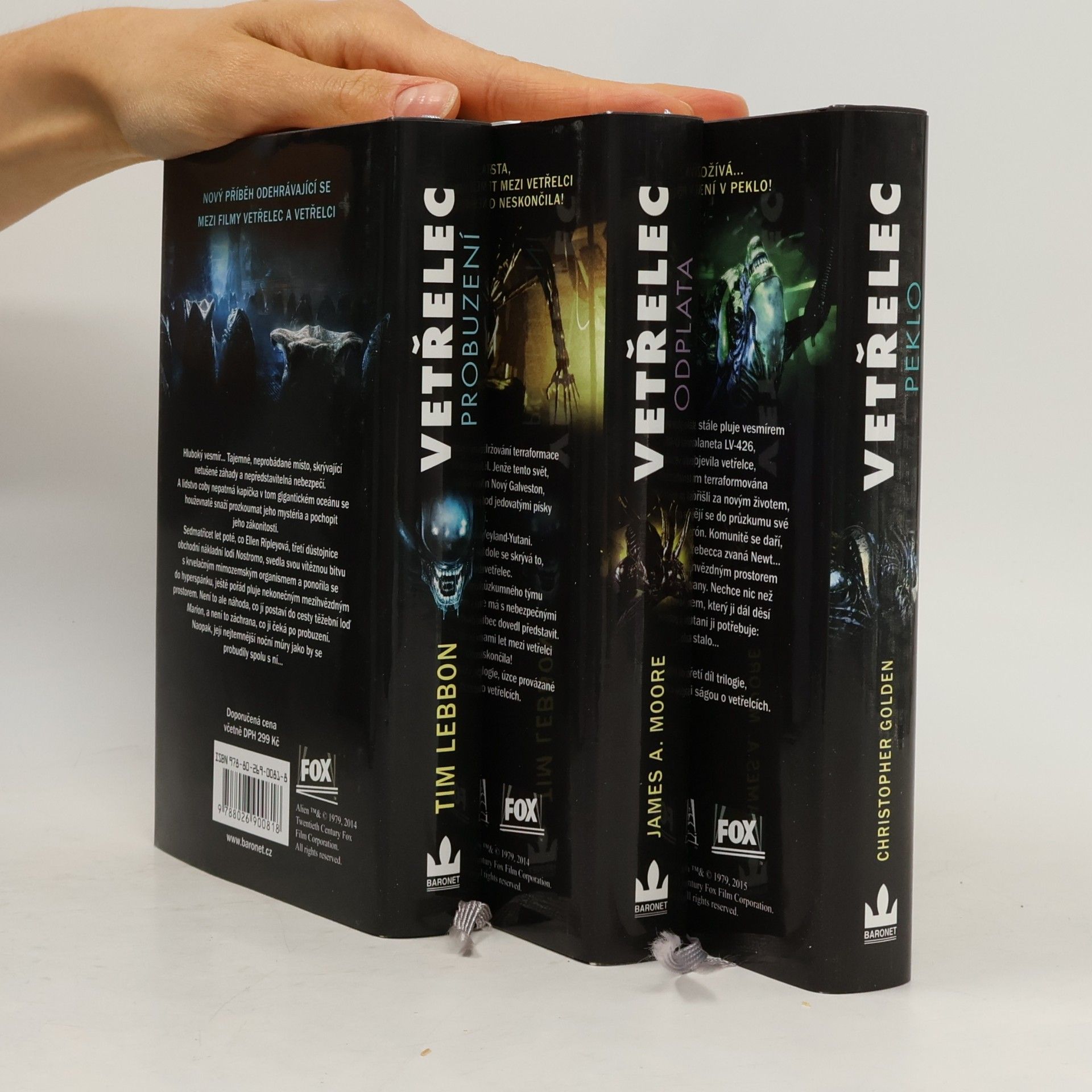 A. Moore Moore Trilogie Vetřelec