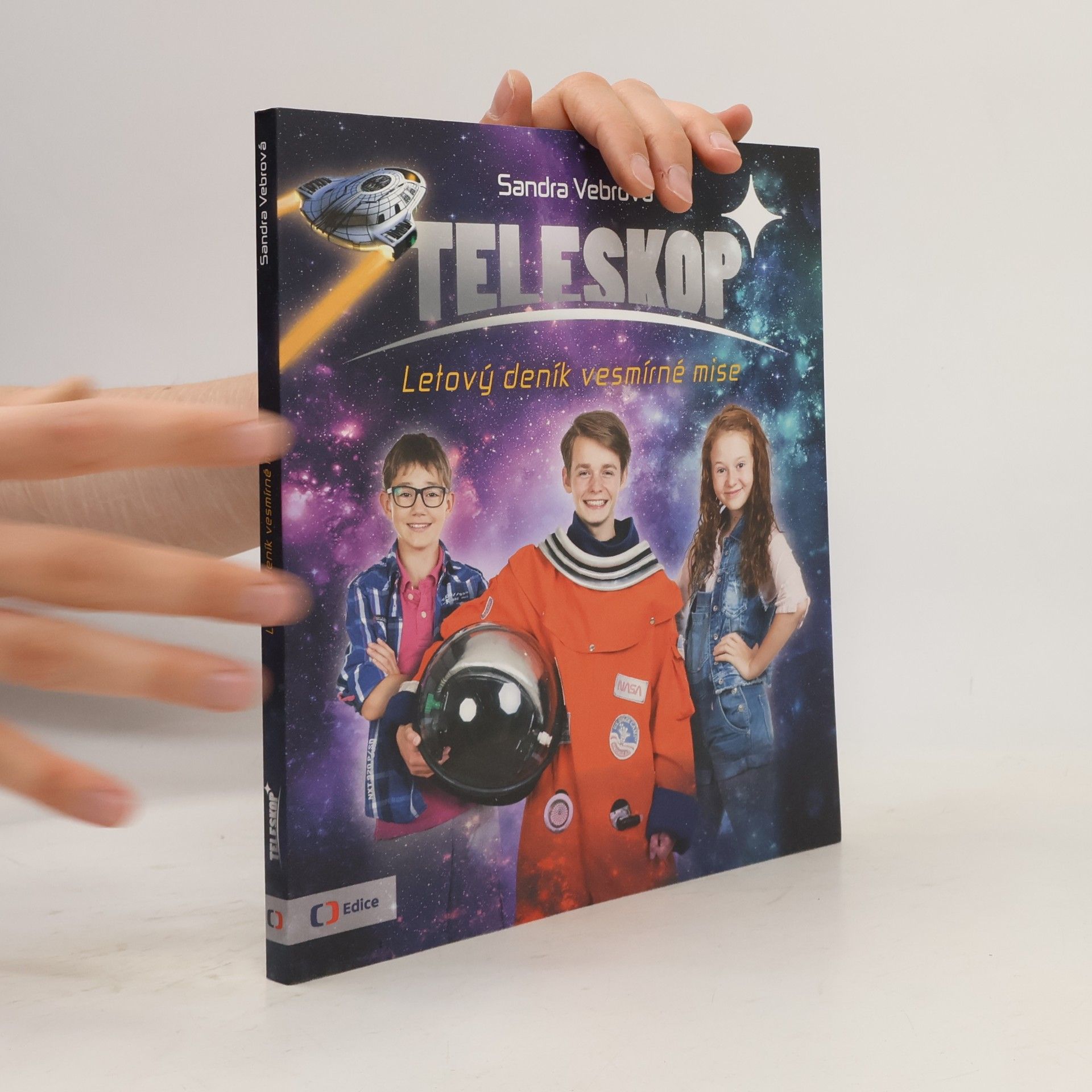 Sandra Vebrová Teleskop : letový deník vesmírné mise