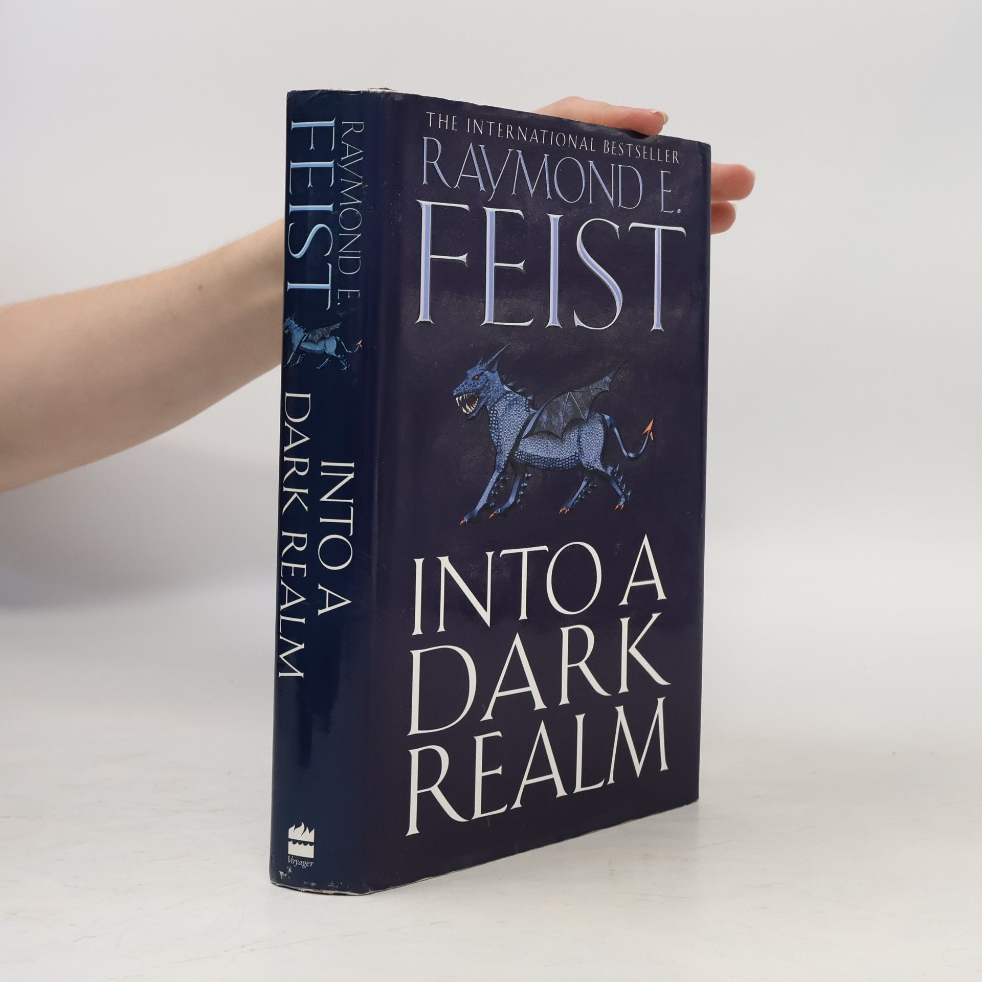 Raymond E. Feist Darkwar: Into a Dark Realm