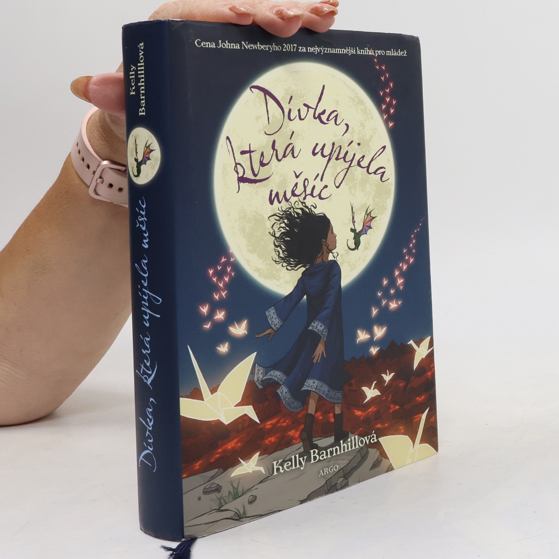 Kelly Regan Barnhill Dívka, která upíjela měsíc