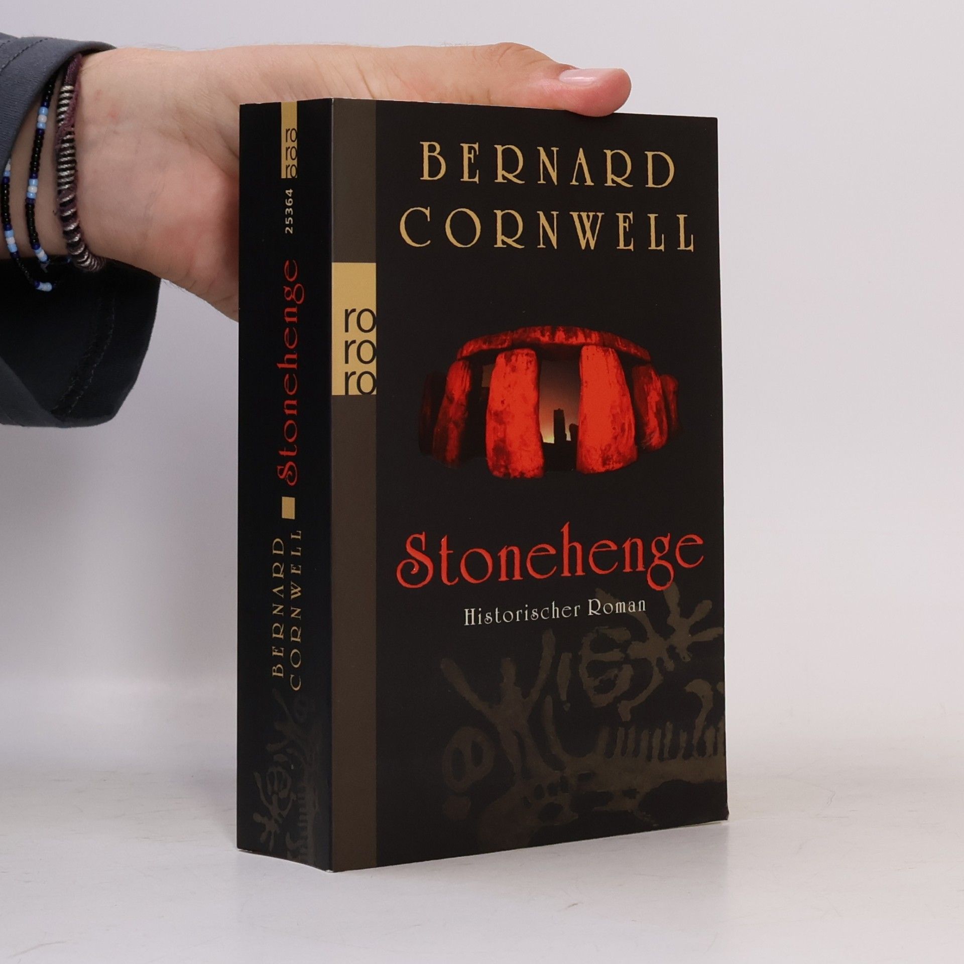 Bernard Cornwell Stonehenge