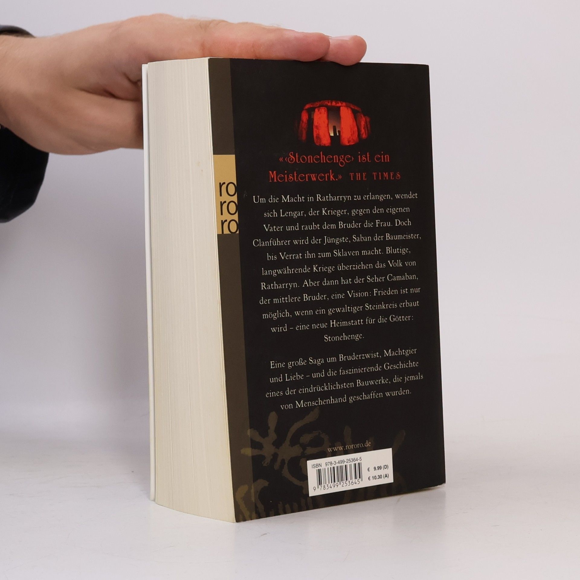 Bernard Cornwell Stonehenge