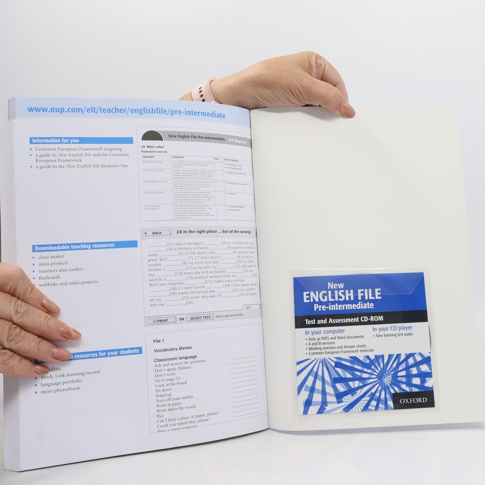 Clive Oxeden New English File. Pre-intermediate. Teacher's book