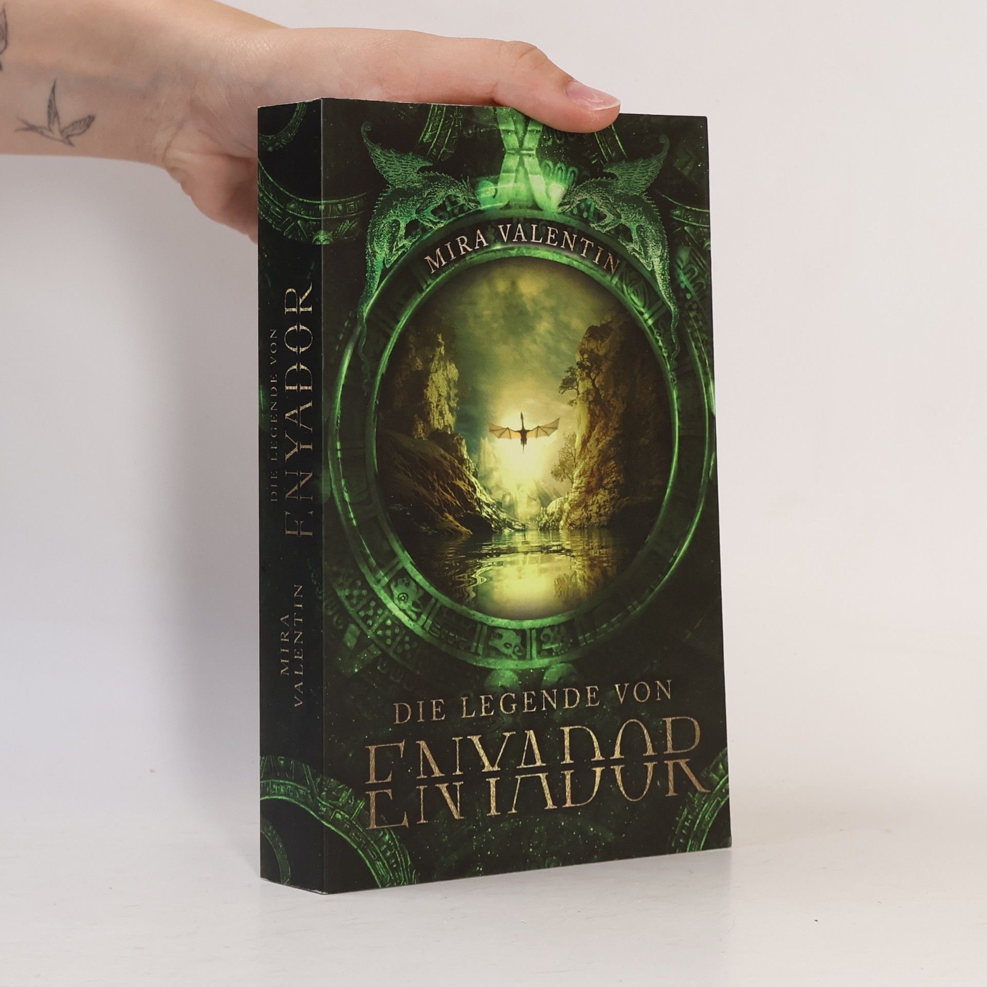 Mira Valentin Die Legende von Enyador