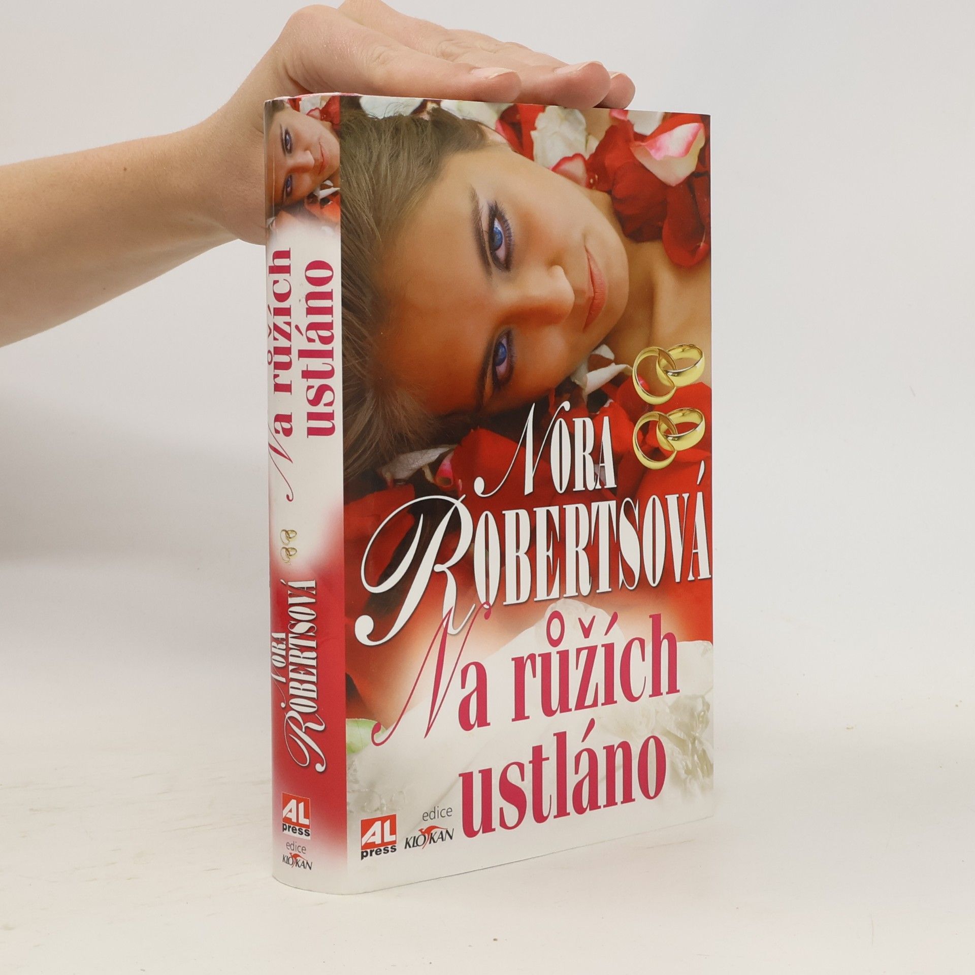 Nora Roberts Na růžích ustláno