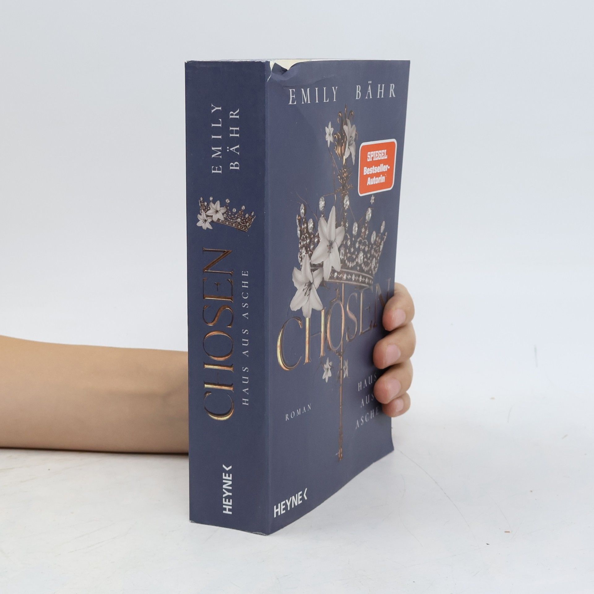 Emily Bähr Chosen - Haus aus Asche