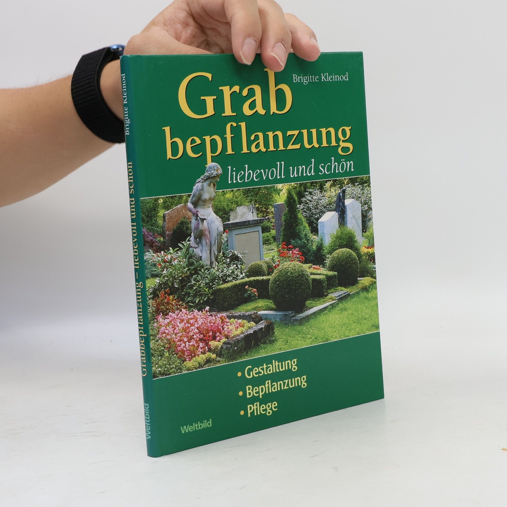 Grabbepflanzung liebevoll und schön