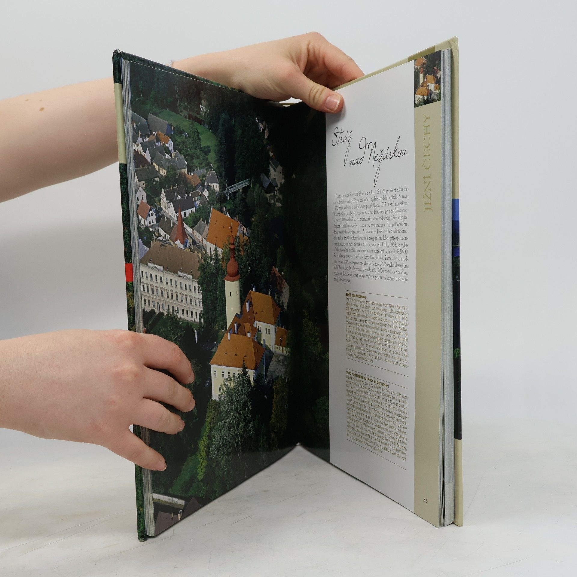 Miroslav Krob Hrady a zámky: Z výšky. Castles and palaces: Aerofoto. Burgen und Schlösser: Aerofoto