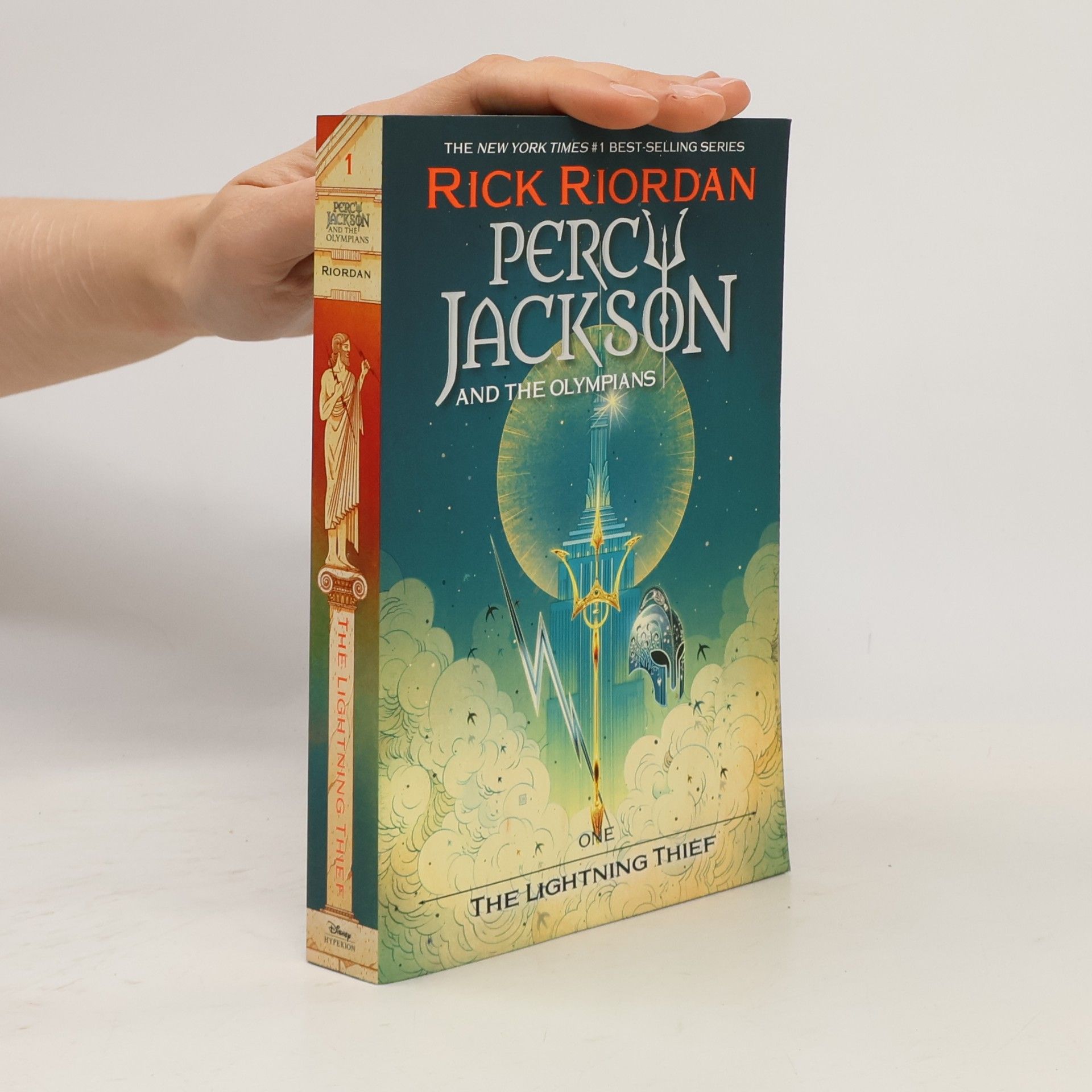 Rick Riordan Percy Jackson and the Olympians. The Lightning Thief (Book 1)