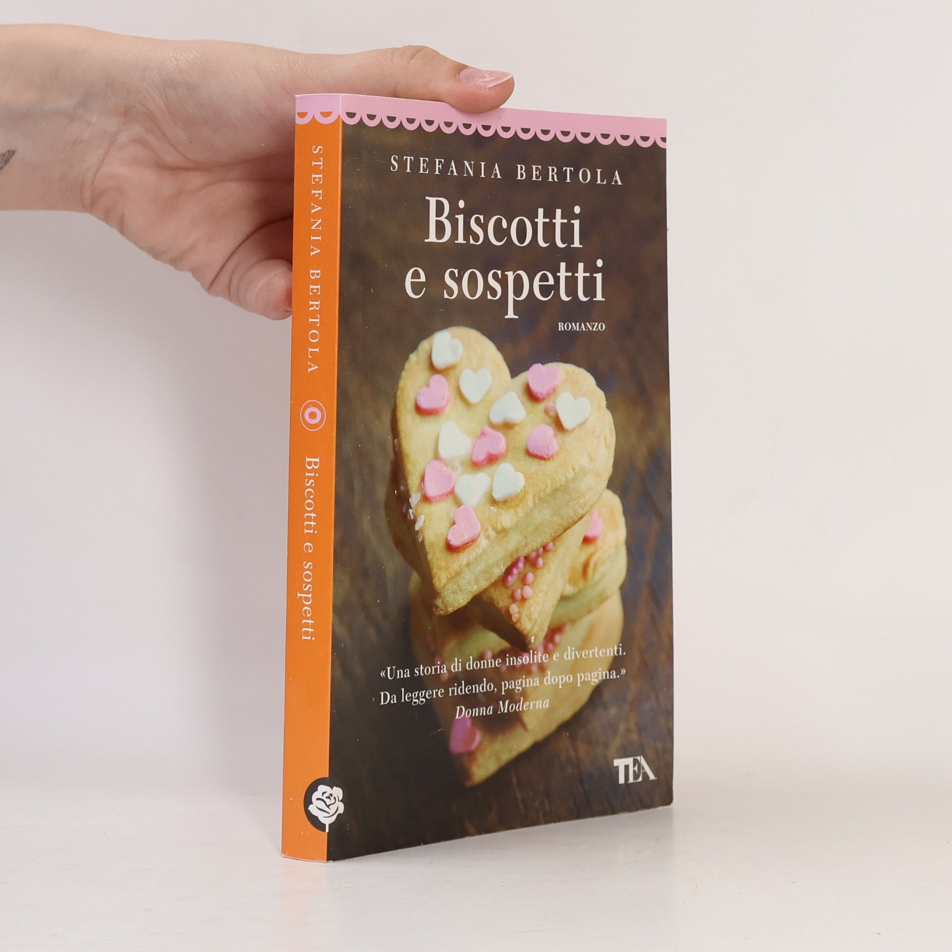 Stefania Bertola Biscotti e sospetti
