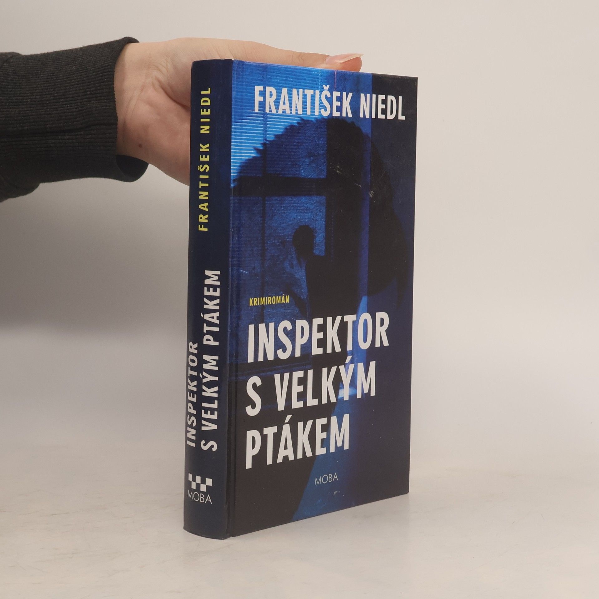 František Niedl Inspektor s velkým ptákem