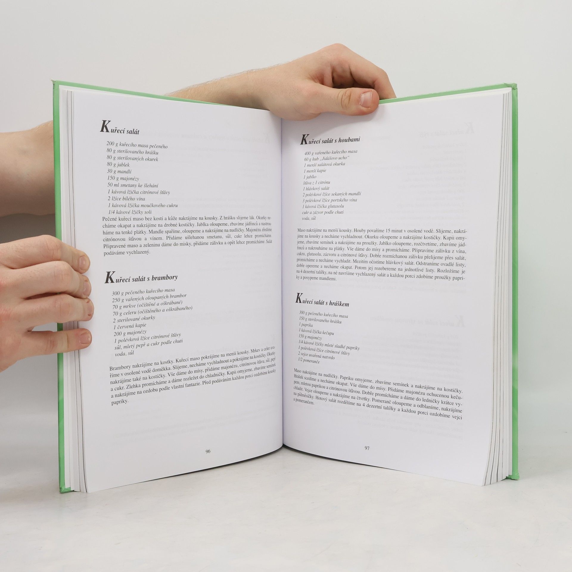 Autores varios Saláty. 700 receptů