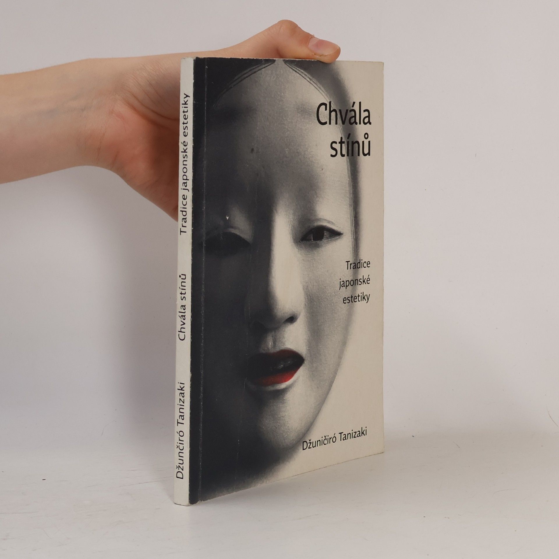Džun’ičiró Tanizaki Chvála stínů