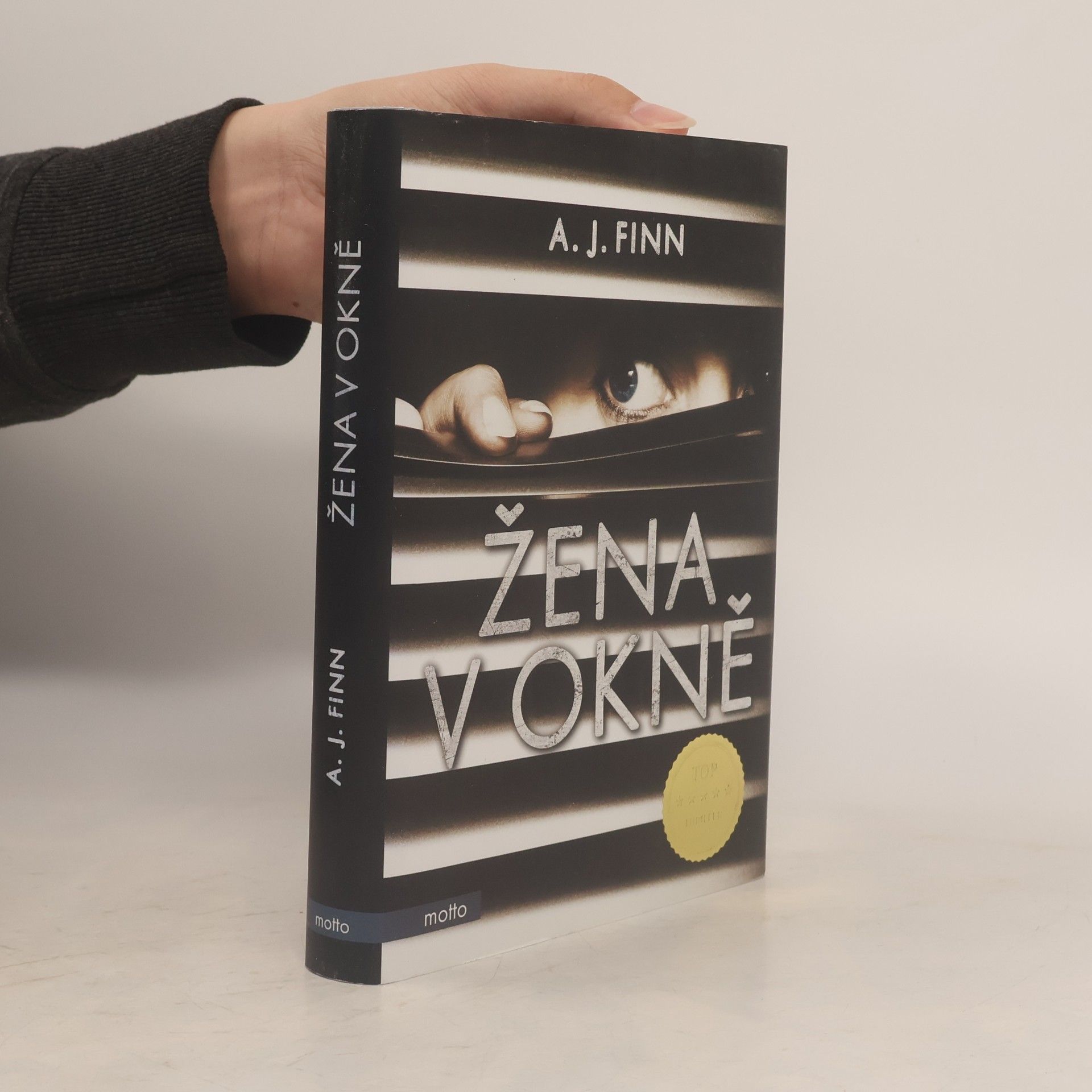 A. J. Finn Žena v okně