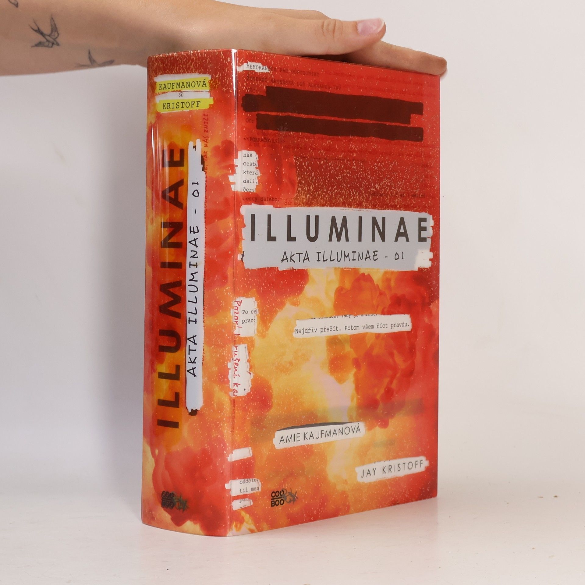Amie Kaufman Akta illuminae 01, Illuminae