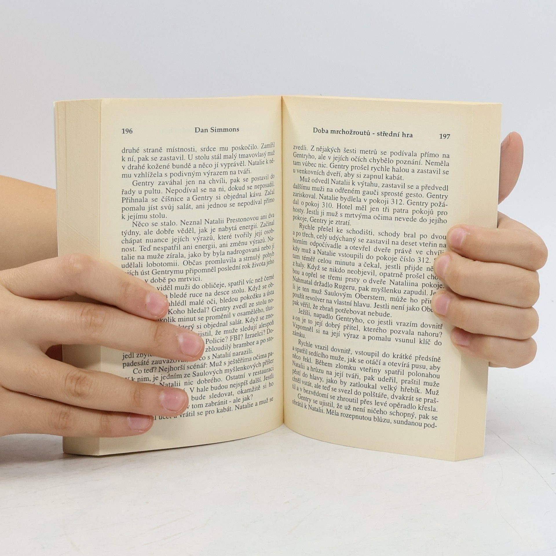 Dan Simmons Doba mrchožroutů. Střední hra