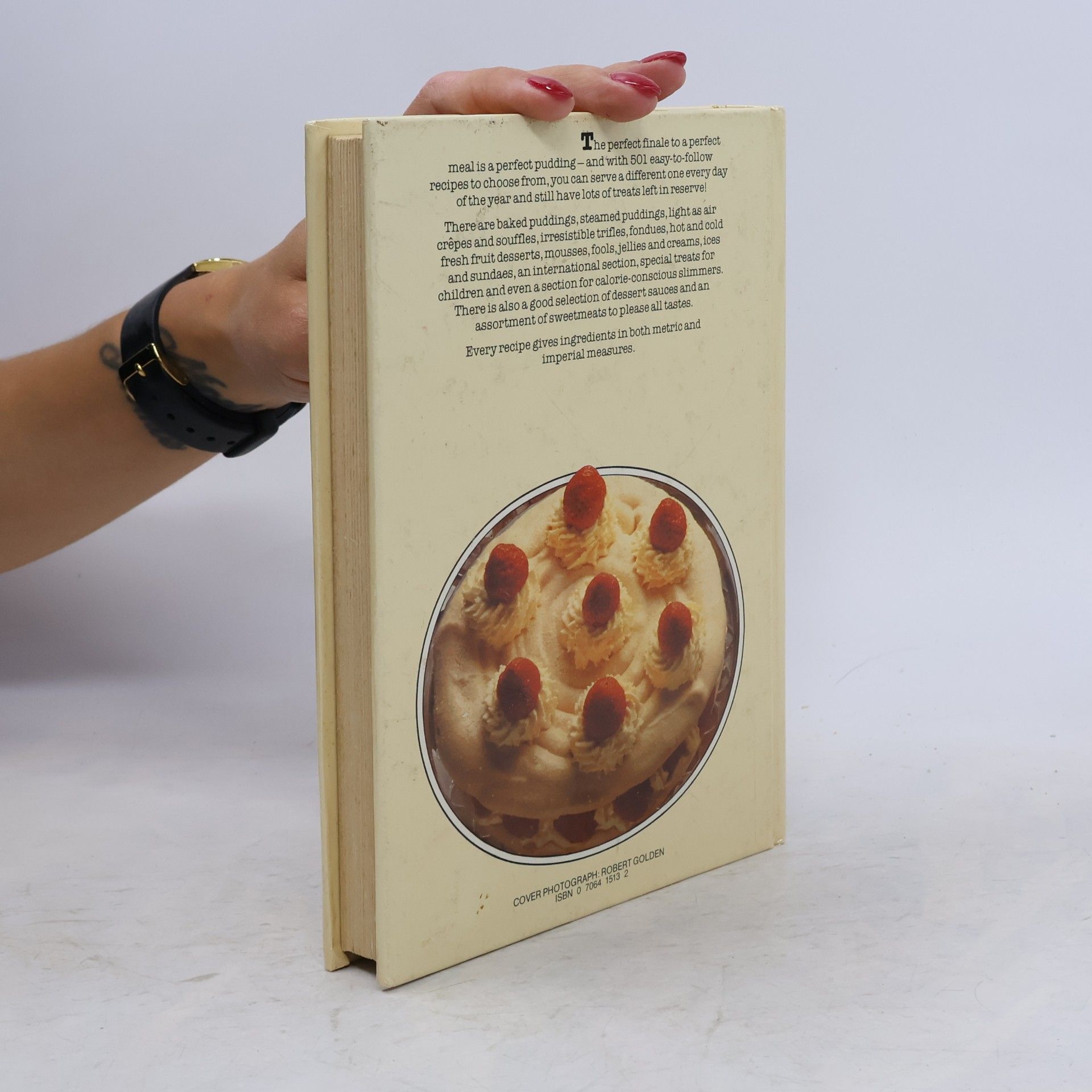 Norma MacMillan 500 Recipes for Puddings and Desserts