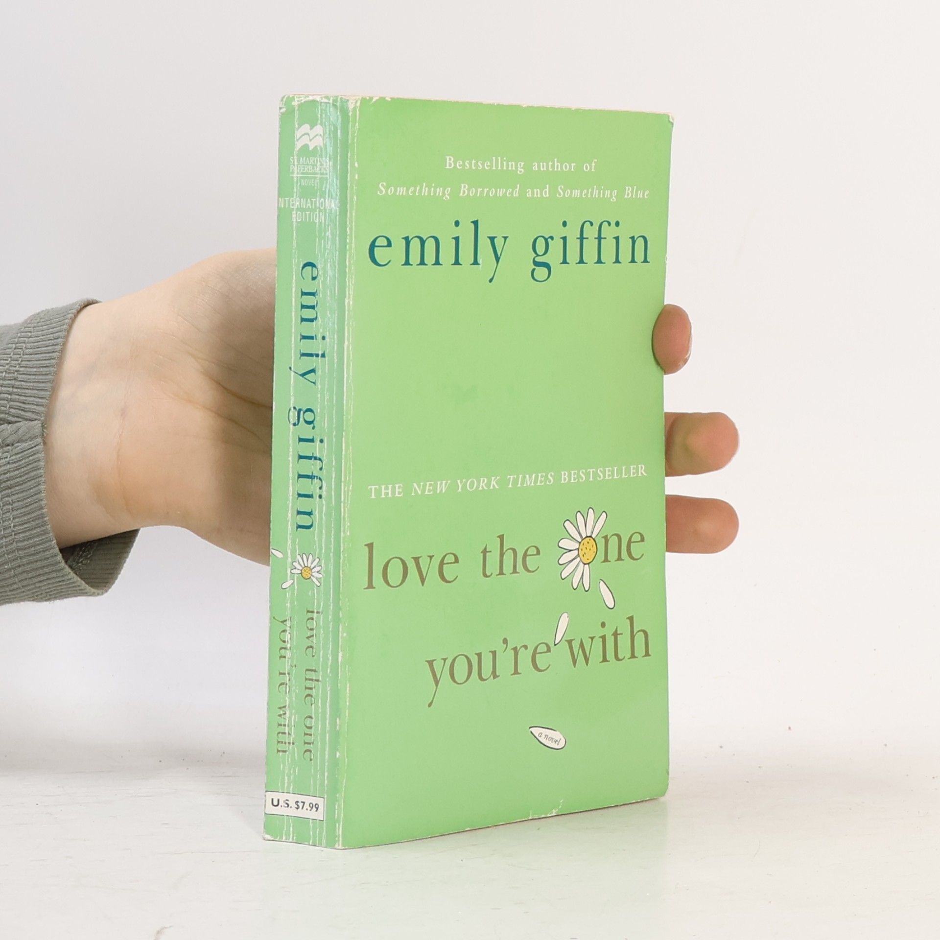 Emily Giffin Love the One You're With - International Edition
