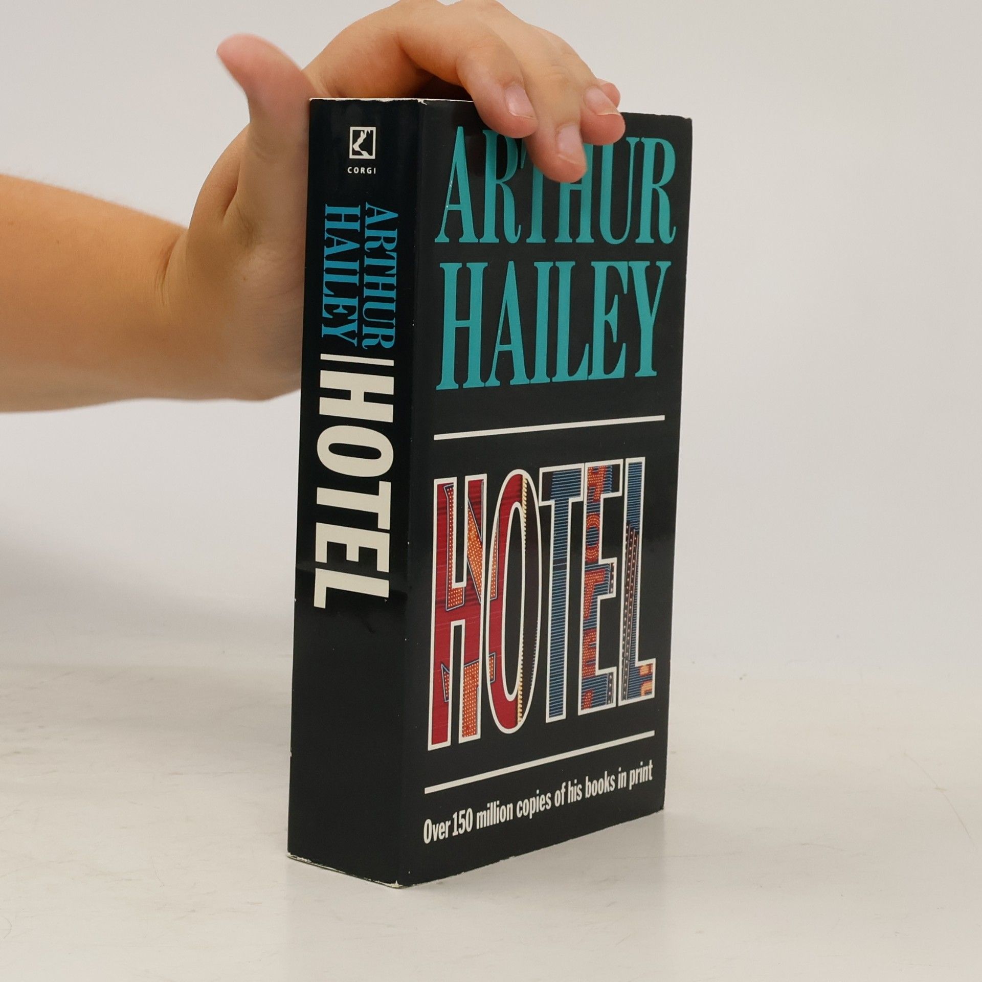 Arthur Hailey Hotel