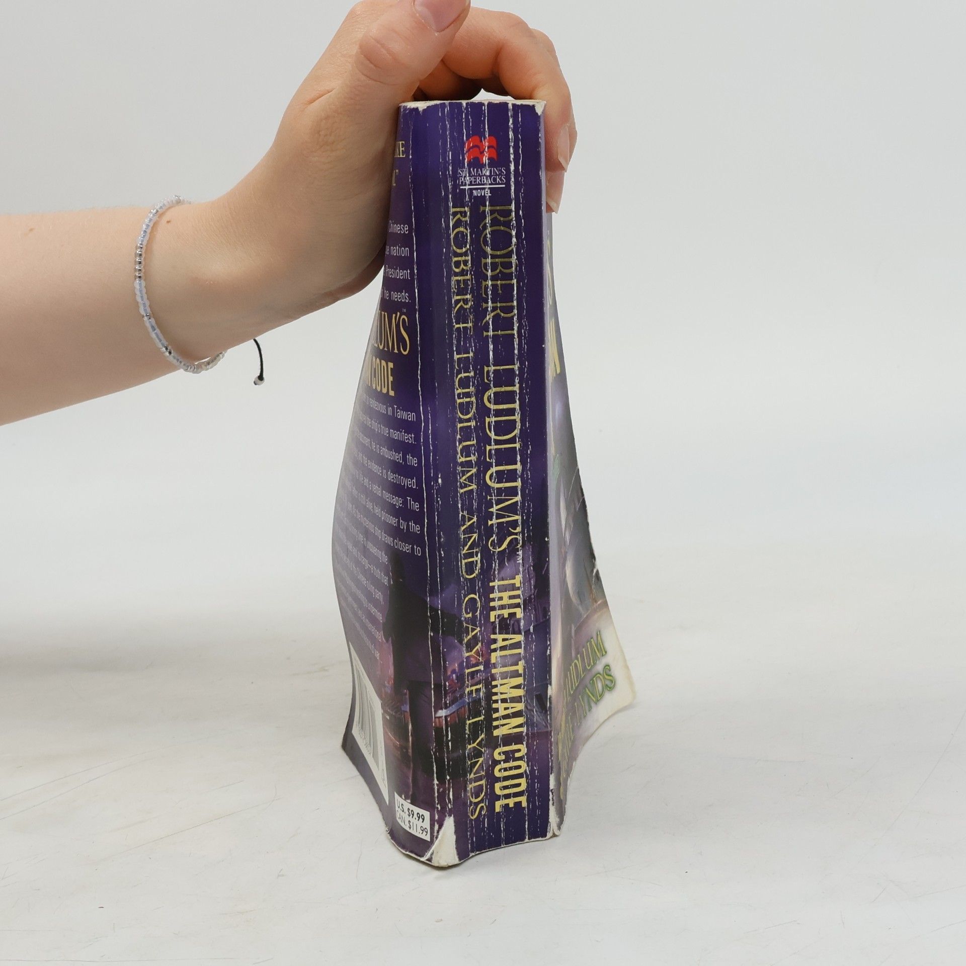 Gayle Lynds Robert Ludlum's The Altman Code