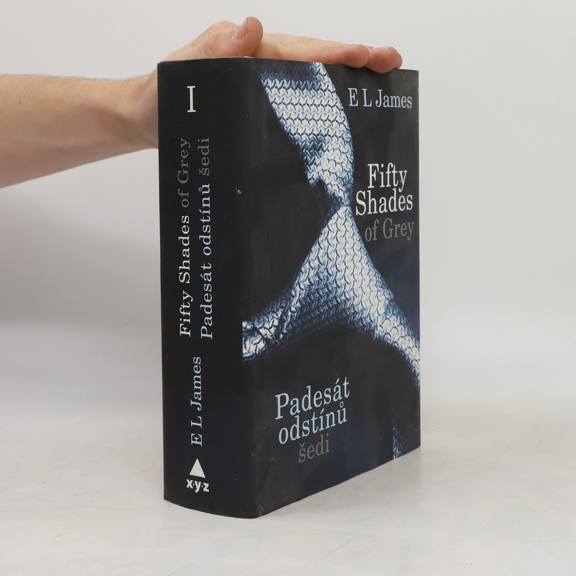 E. L. James Padesát odstínů šedi