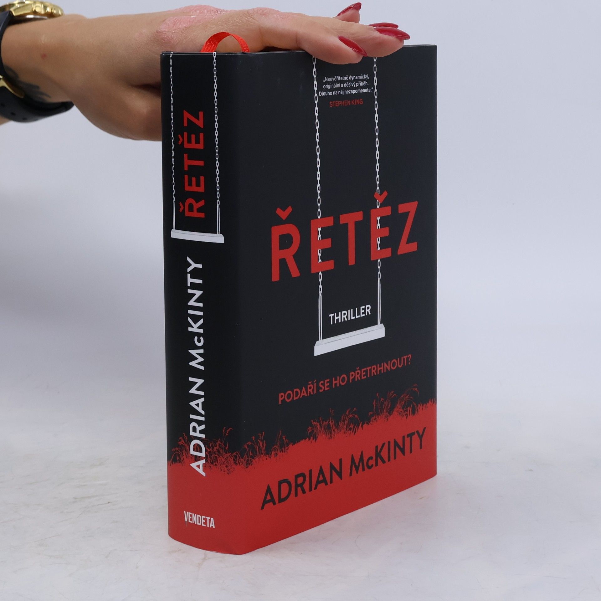 Adrian McKinty Řetěz