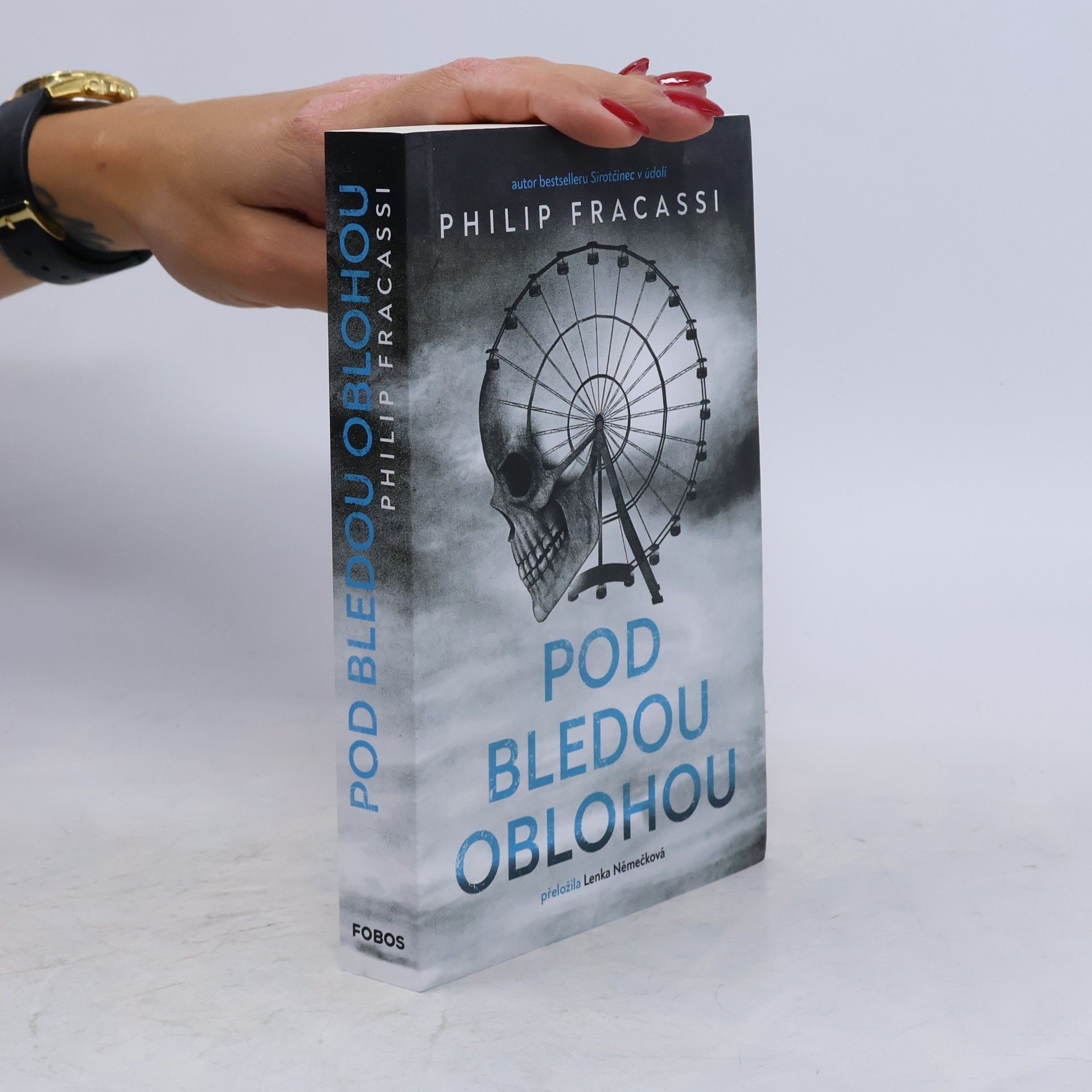 Philip Fracassi Pod bledou oblohou